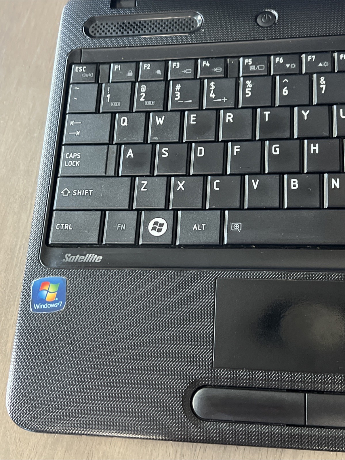 Toshiba Satellite C655D-S5511 15.6″ Laptop AMD E-300 4GB RAM 320GB Win 10