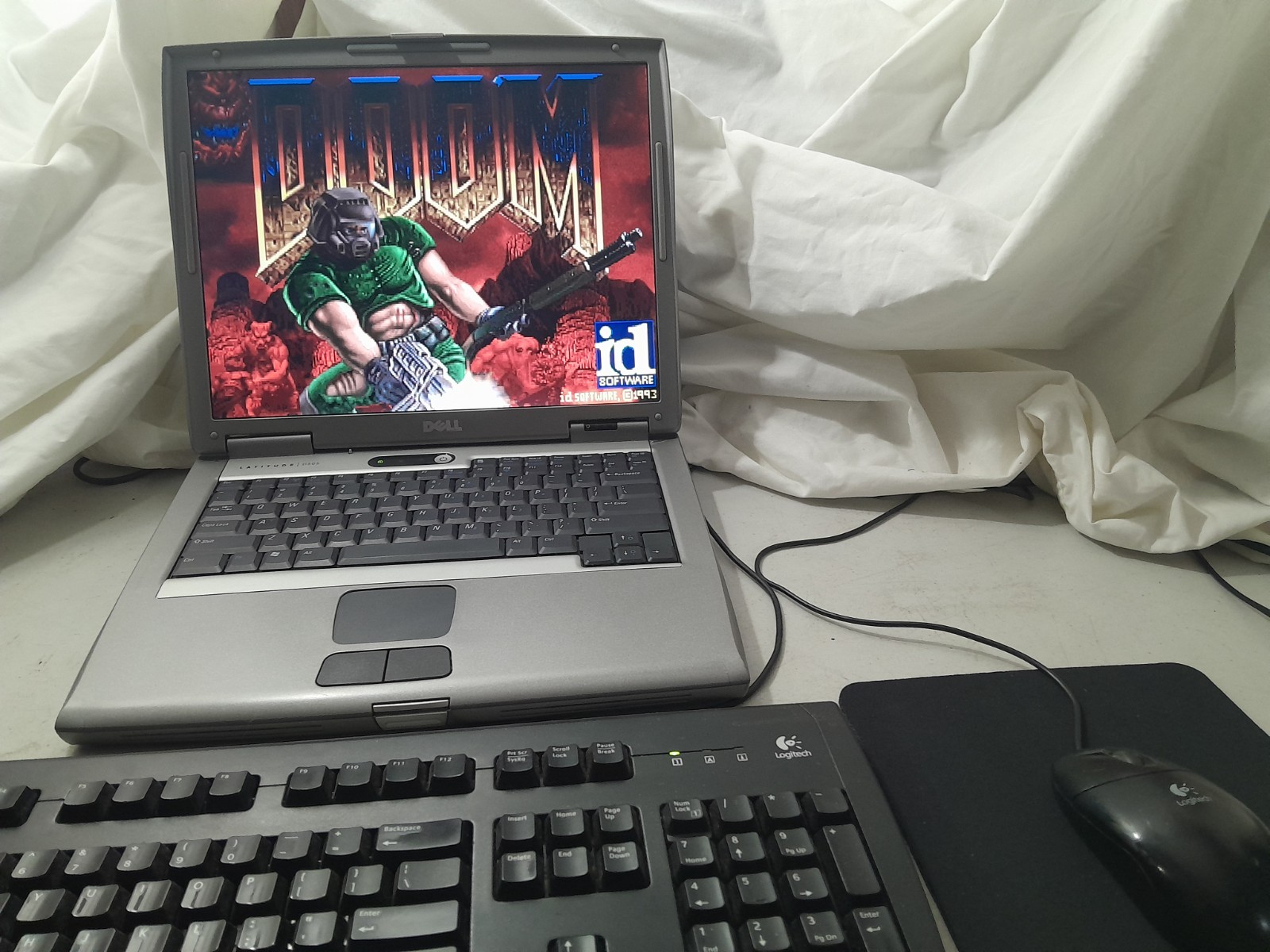 Windows 98 / XP DOS GAMING DUAL BOOT Laptop Retro Vintage PC + Full KB & Mouse!