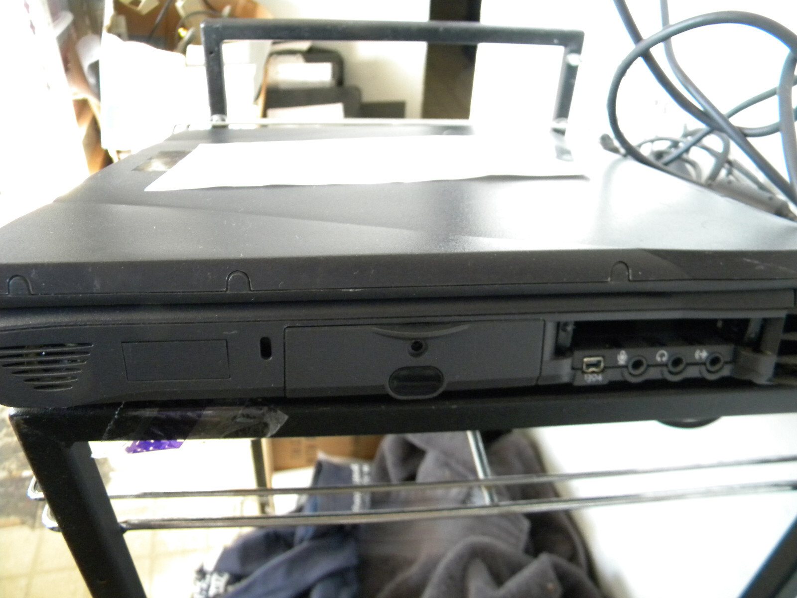 Dell Latitude C840 15″ P4 2.0GHz 256MB RAM 40GB HDD DB9/Parallel GEFORCE4GO CDR