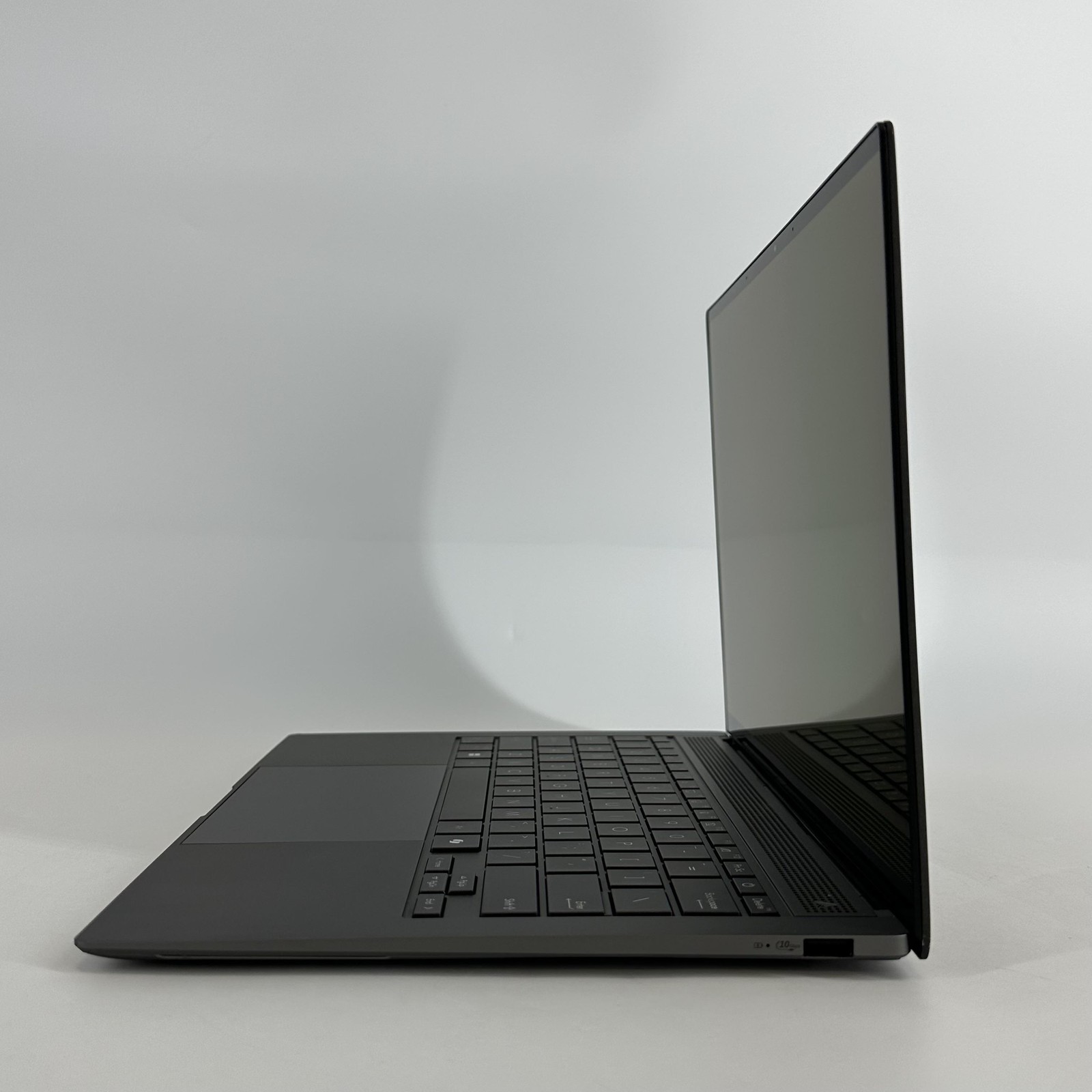 Asus Zenbook S 14 QHD+ TOUCH 2.2 GHz Ultra 7 256V 16GB 1TB Very Good BENT FRAME