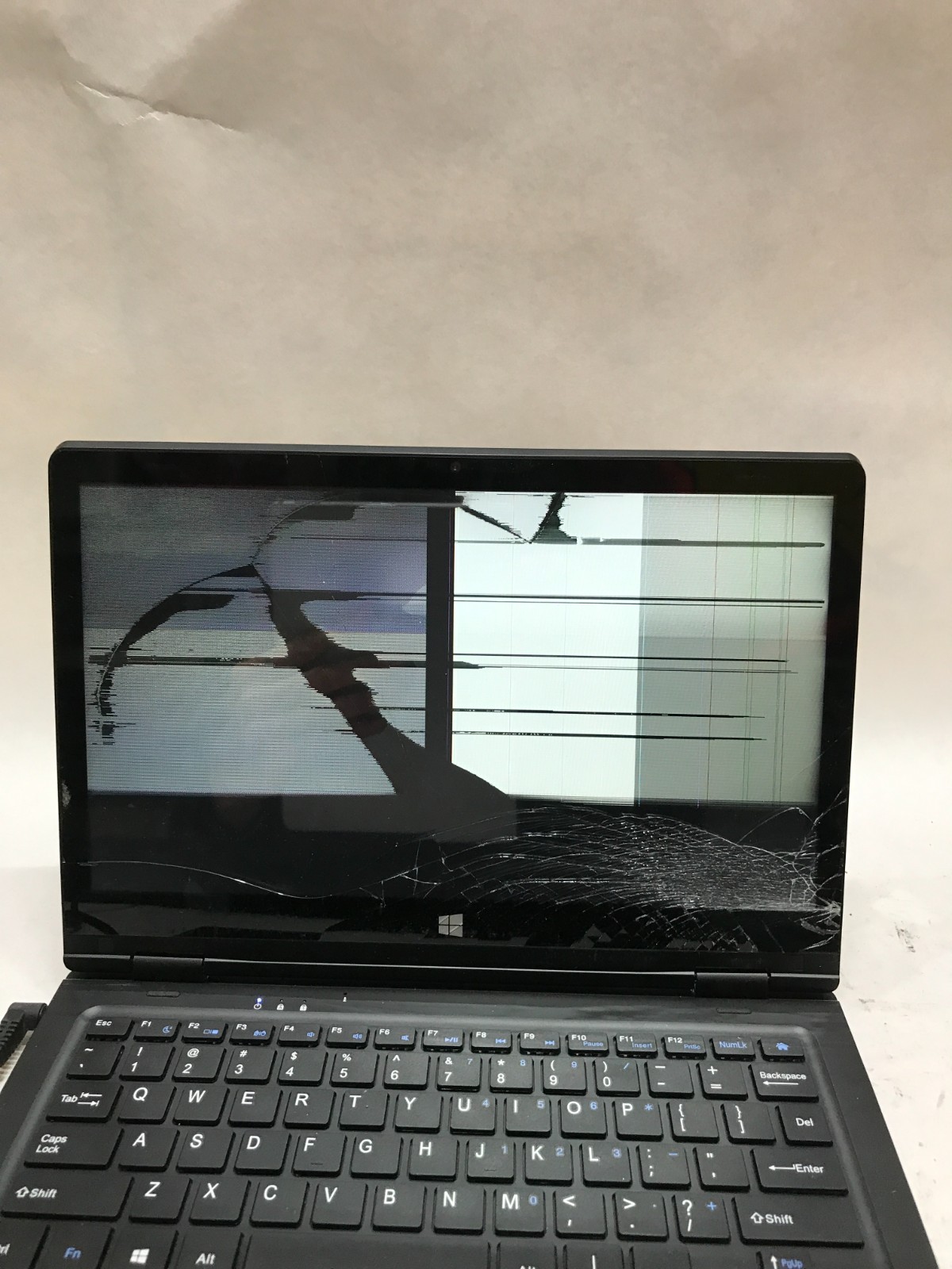 Gateway GWTC116-2BK 11″ Intel Celeron 4GB RAM 64GB eMMC NO OS For Parts CRACK DW
