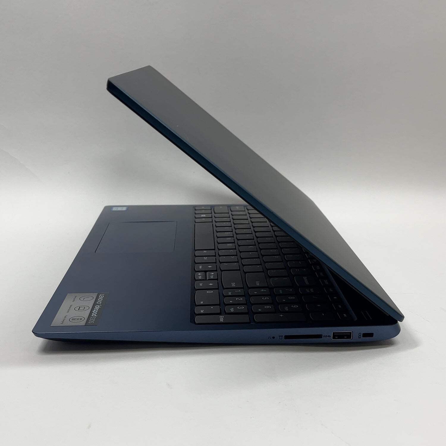Lenovo IdeaPad 330s 15IKB 15.6″ i3-8130U 2.2GHz 4GB RAM 128GB SSD