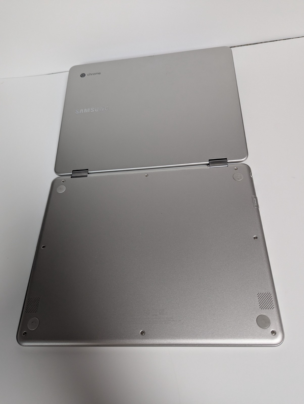 SAMSUNG Chromebook Plus (513C24-K01) 12.3″ (2400×1600) 2-in-1 with new battery