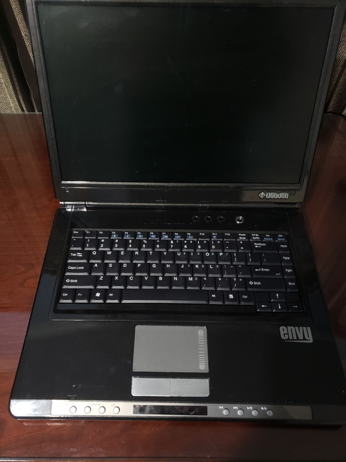 RARE Voodoo Envy Mi:732 PentiumM 1.73 1gb 40gb FACTORY Windows XP OS Clevo M560A