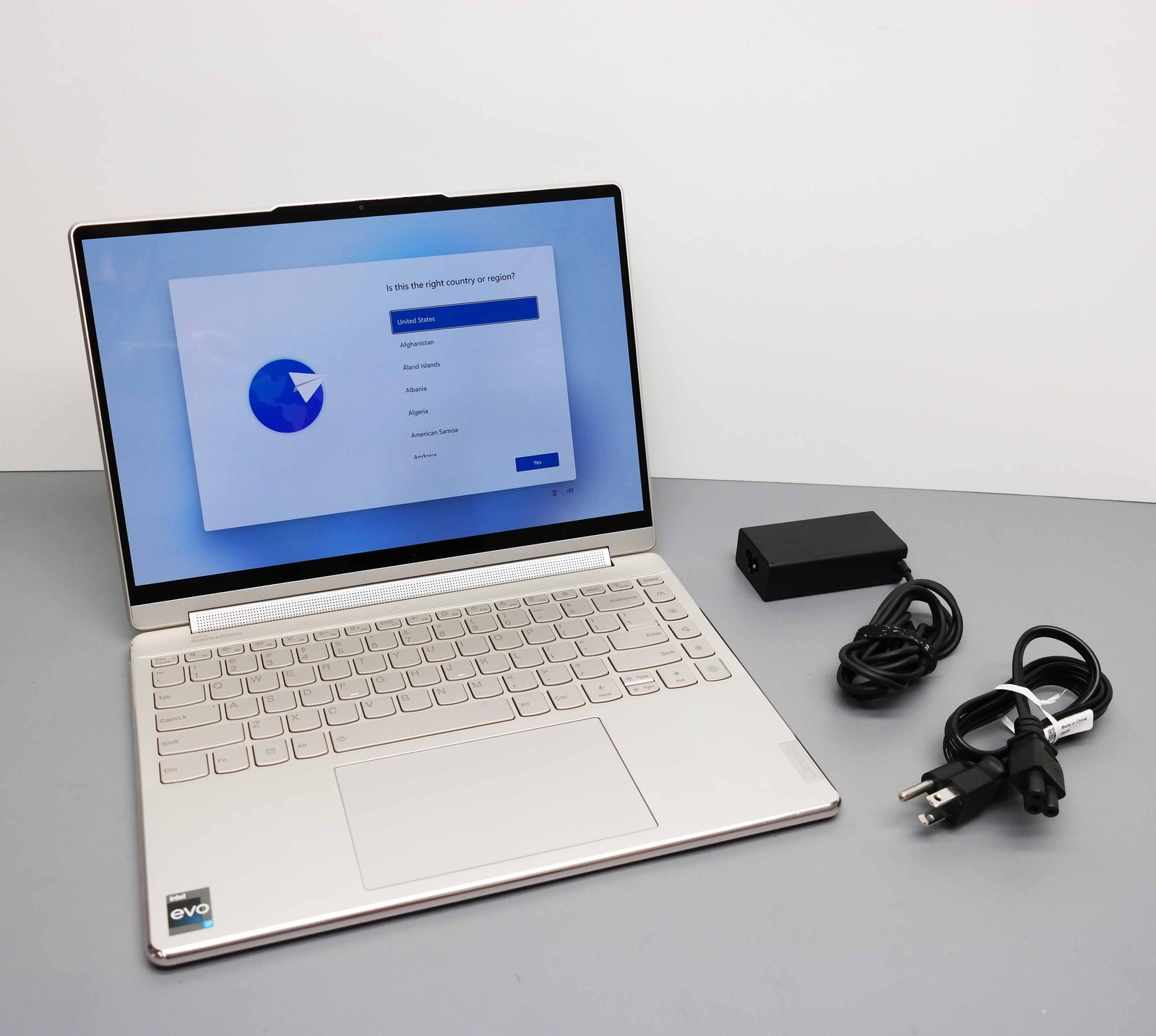 Lenovo Yoga 9i 2-in-1 14″ Intel Core i7-1360P 16GB 512GB SSD