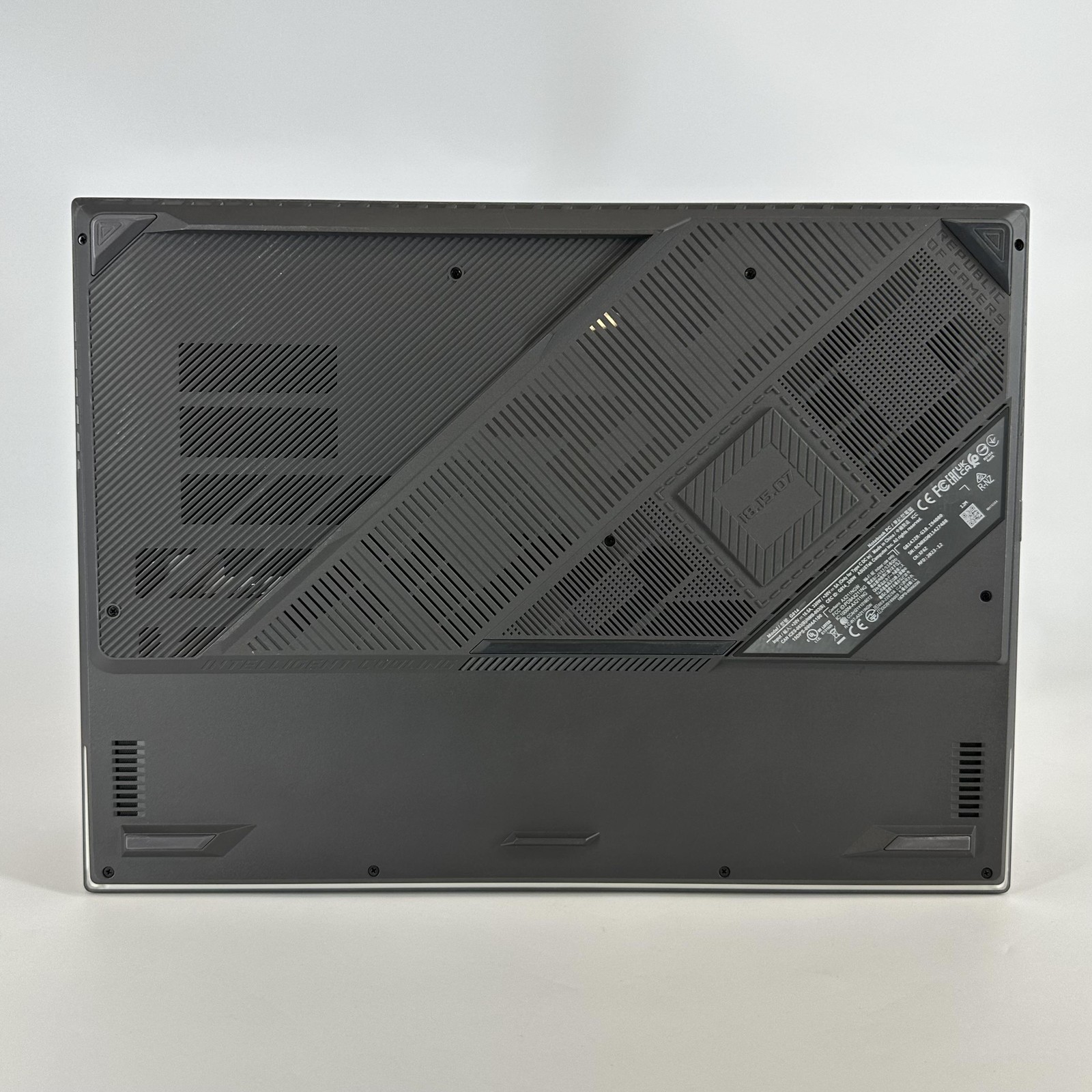 Asus ROG Strix G18 G814 240Hz QHD+ 2024 2.2 GHz i9-14900HX 32GB 2TB SSD RTX 4080
