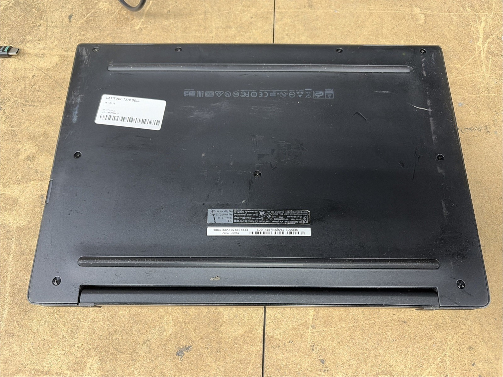 Dell Latitude 7370 13.3″ QHD+ m7-6Y75 8GB RAM No OS/SSD