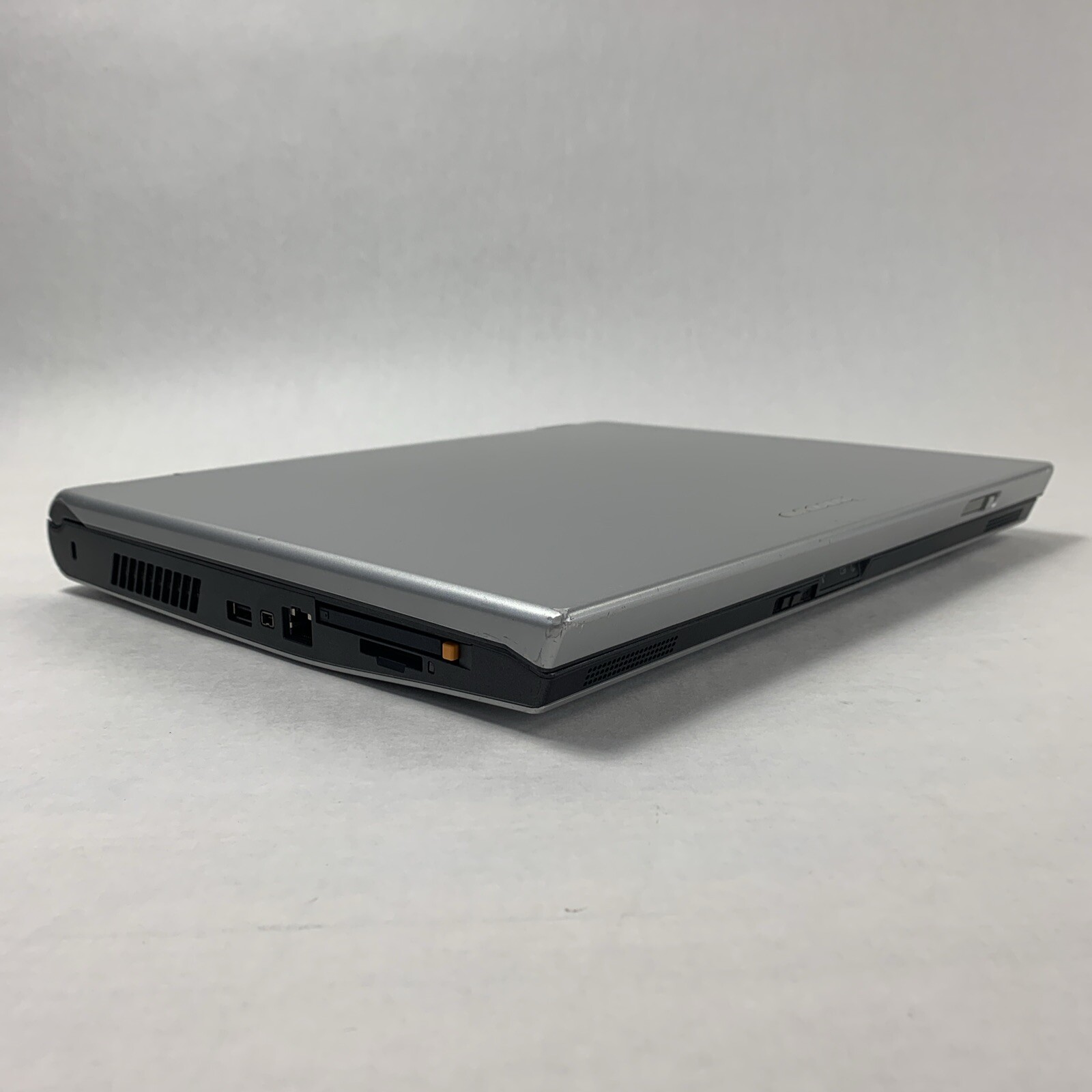 Lenovo 3000 C200 Intel Pentium T2060 1.60GHz 1GB RAM 15″ No Battery No HDD No OS