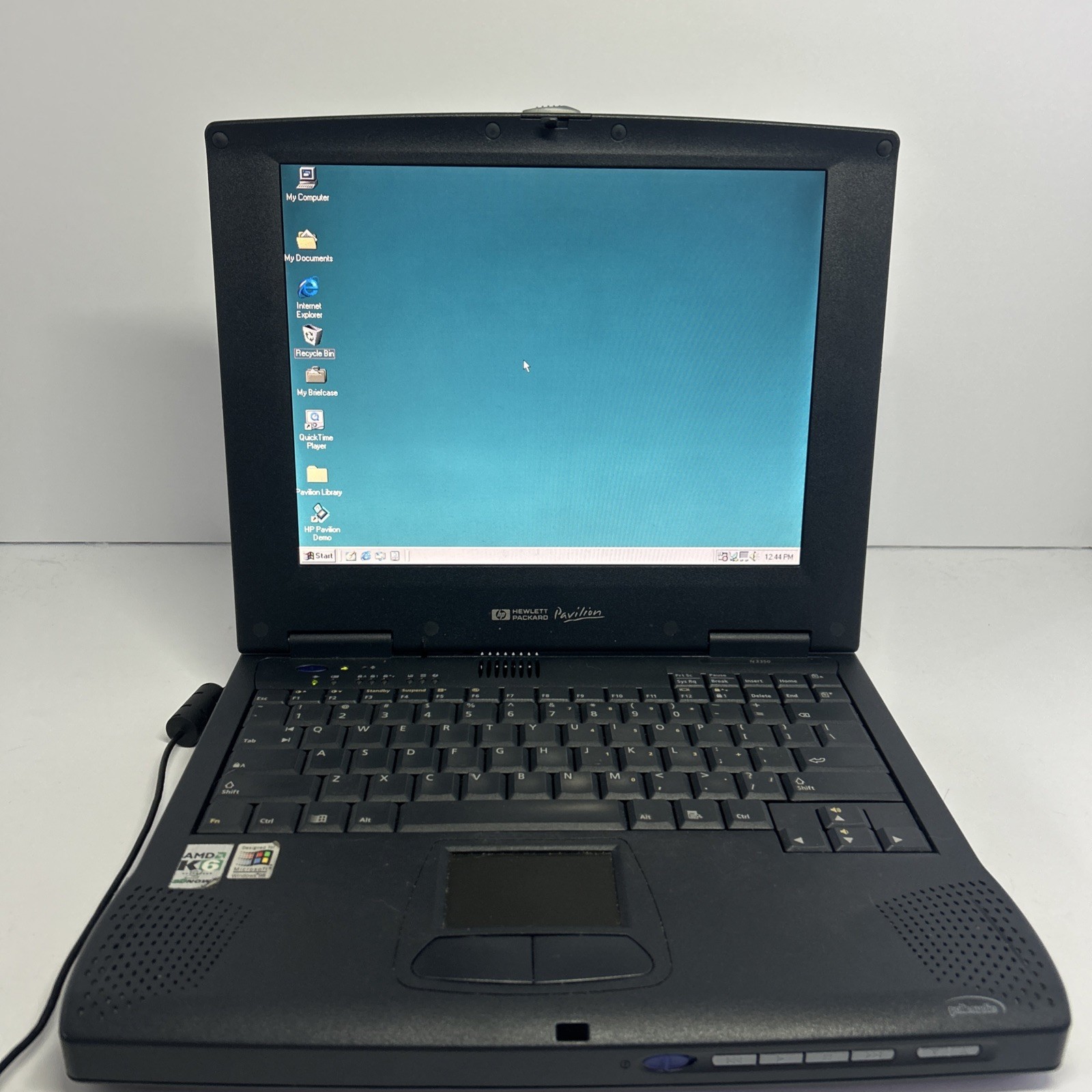 Vintage HP Pavilion N3350 Laptop Windows 98 Working Comes With Power Cord