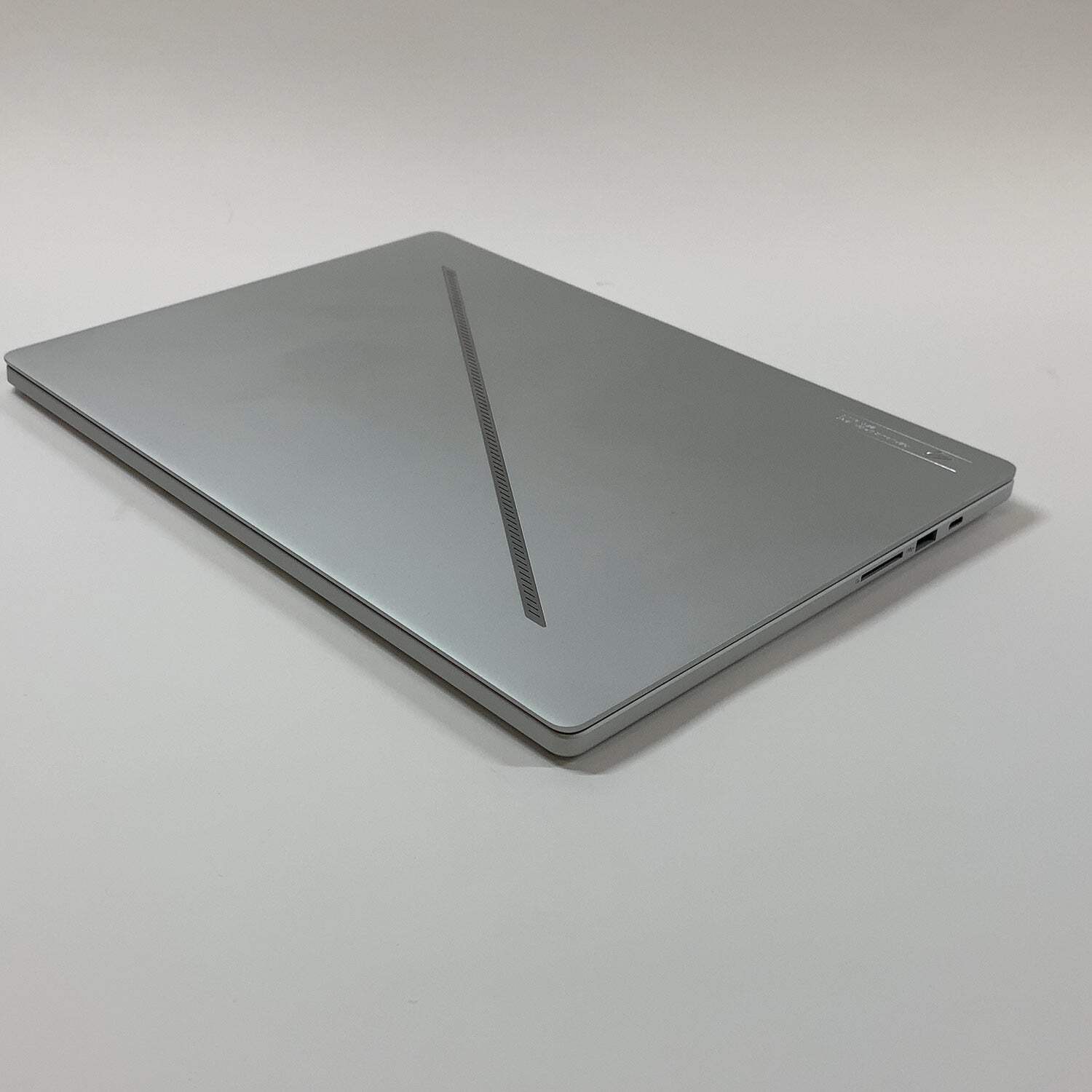 Asus ROG Zephyrus G16 GU605 15.9″ Core Ultra 9 185H 2.5GHz 32GB RAM 1TB RTX 4080