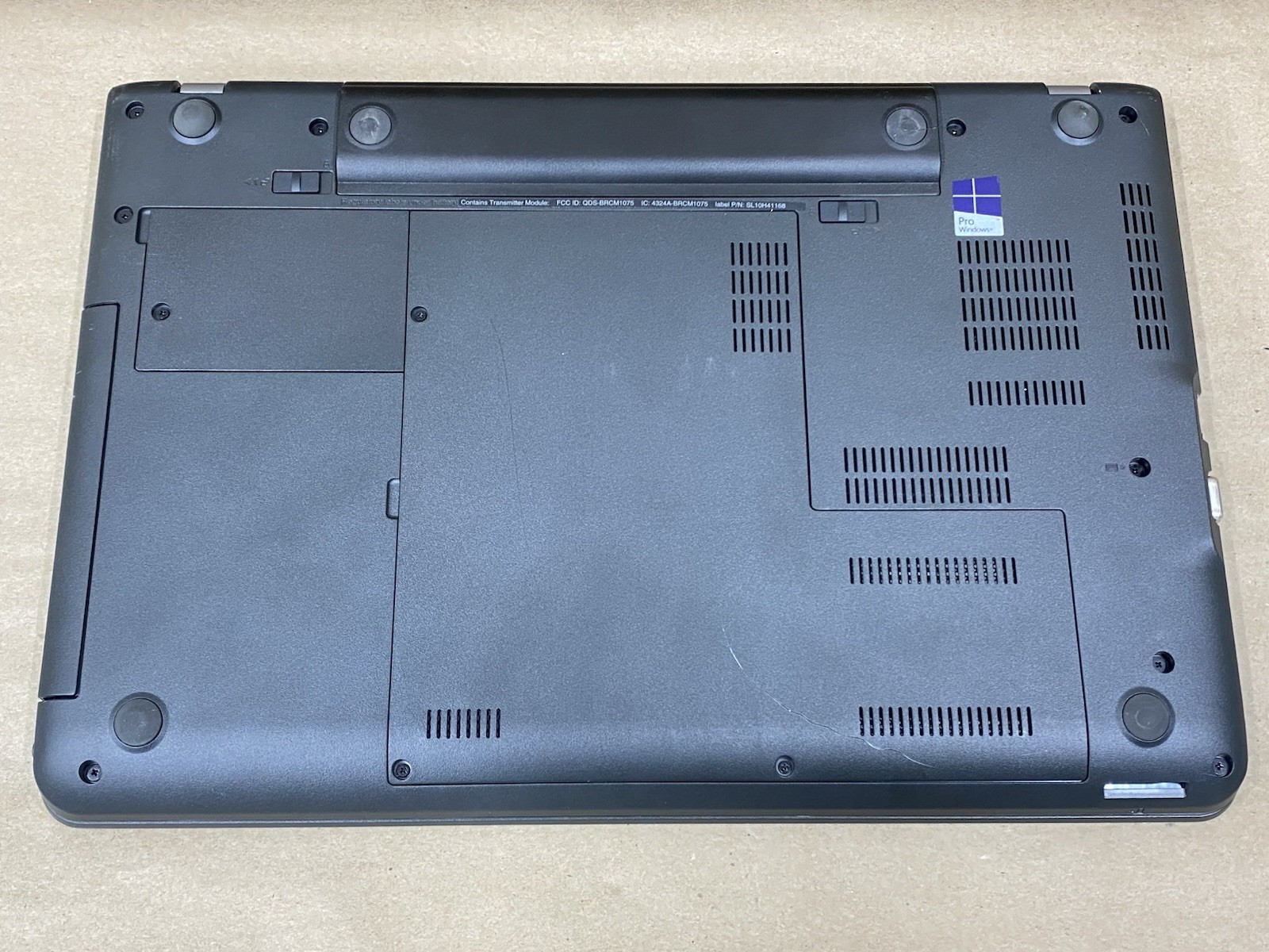 Lenovo E565 – 15.5′ 1366×768 – AMD A6-8500P – 4GB – 128GB SSD – Win 10 Pro