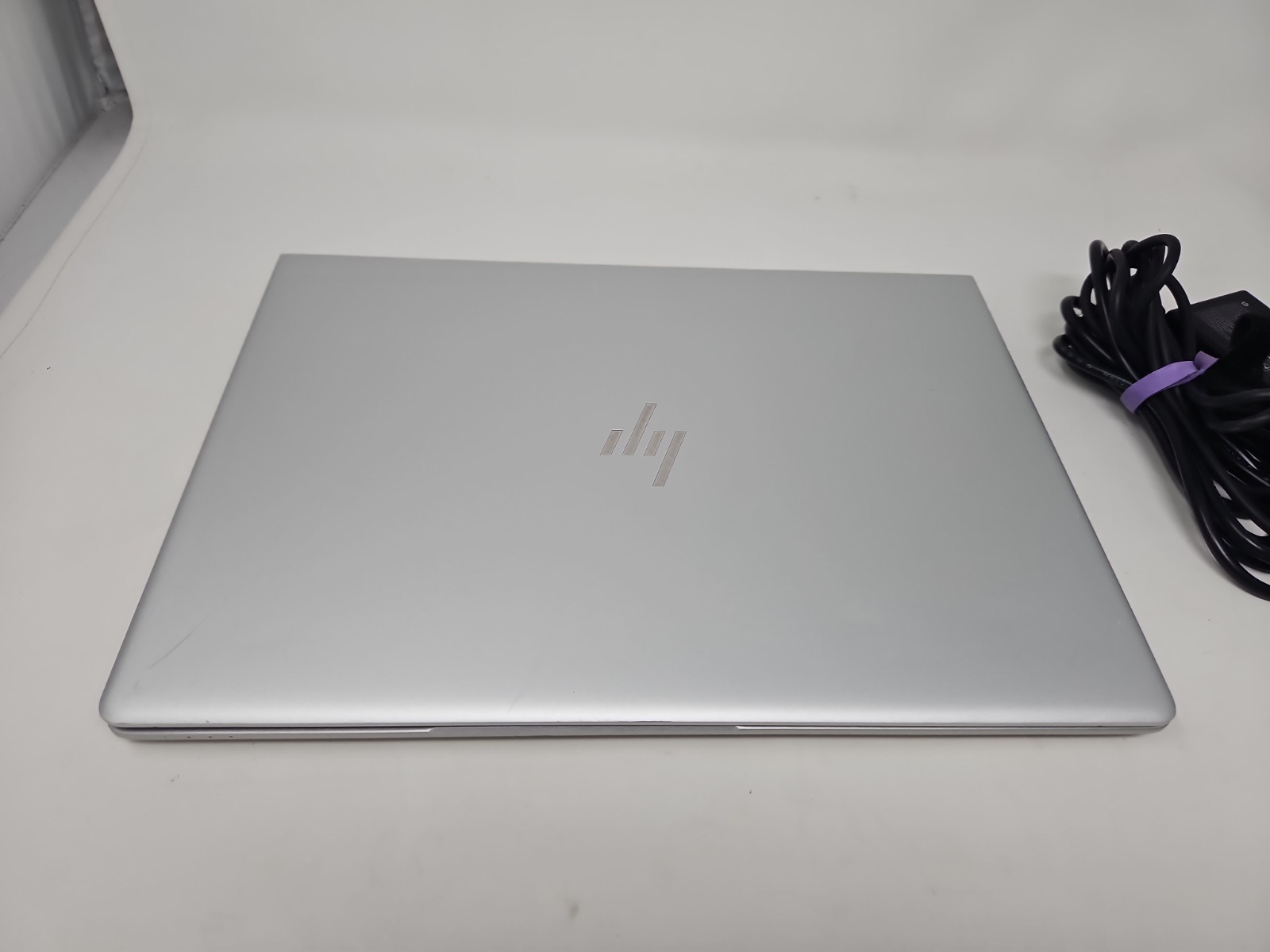 HP EliteBook 840 G6 14″ Laptop – i7-8665U 8GB RAM 250gb SSD Windows 10 Ac Adapte