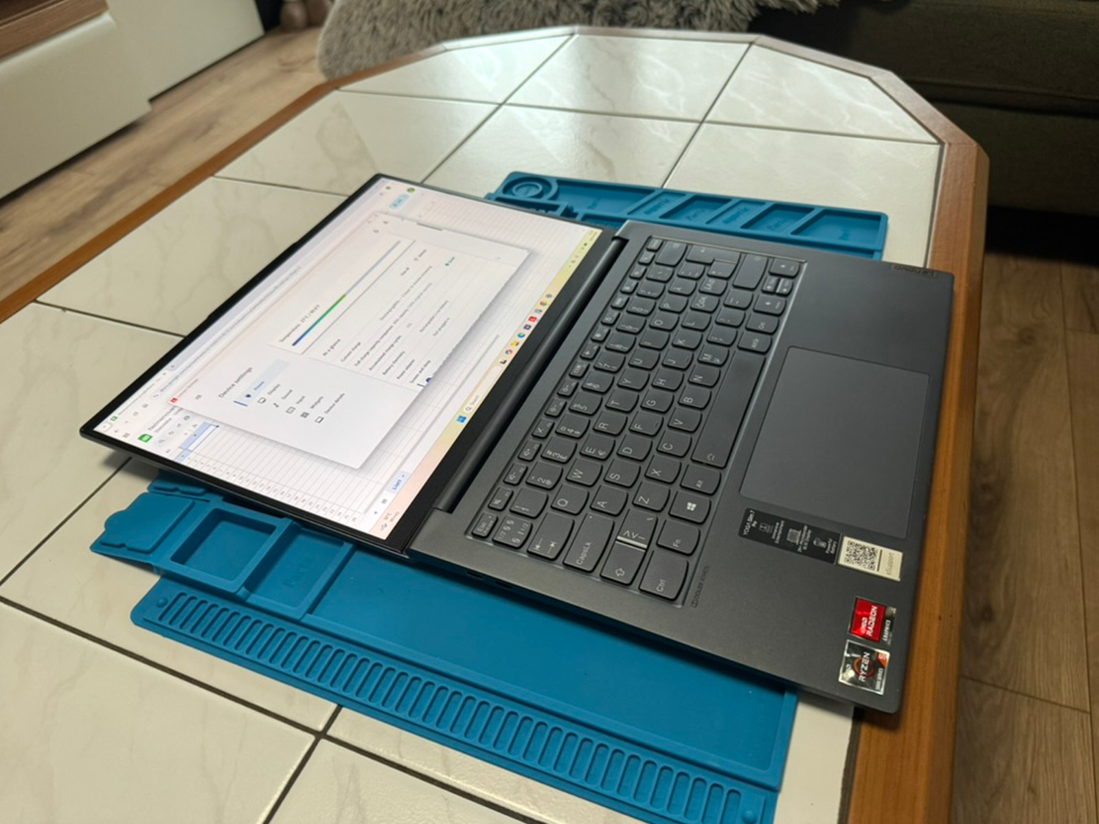 Lenovo Yoga Slim 7 Pro 14ACH5 / AMD Ryzen 5 5600H / 16GB RAM / 512GB SSD