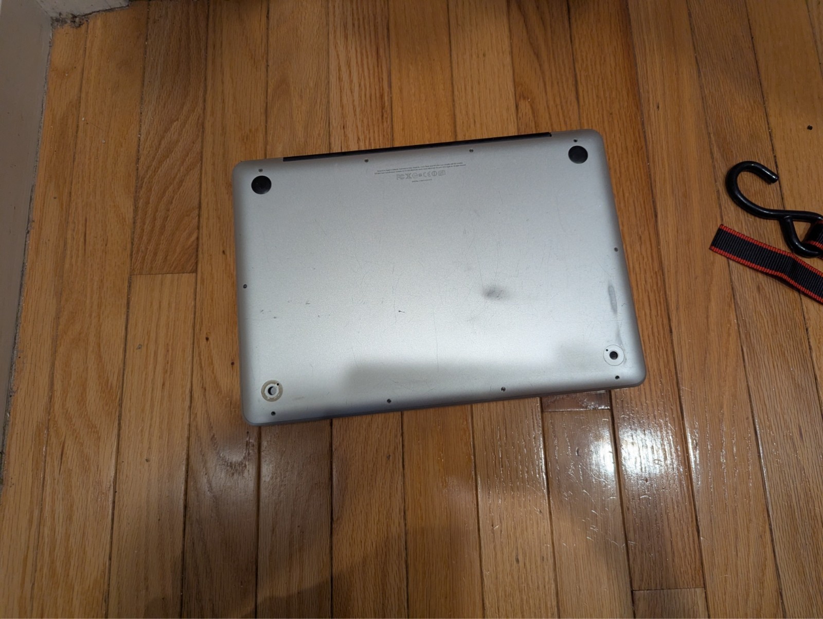 Apple Macbook pros from 2012-2017 3 units for parts not working