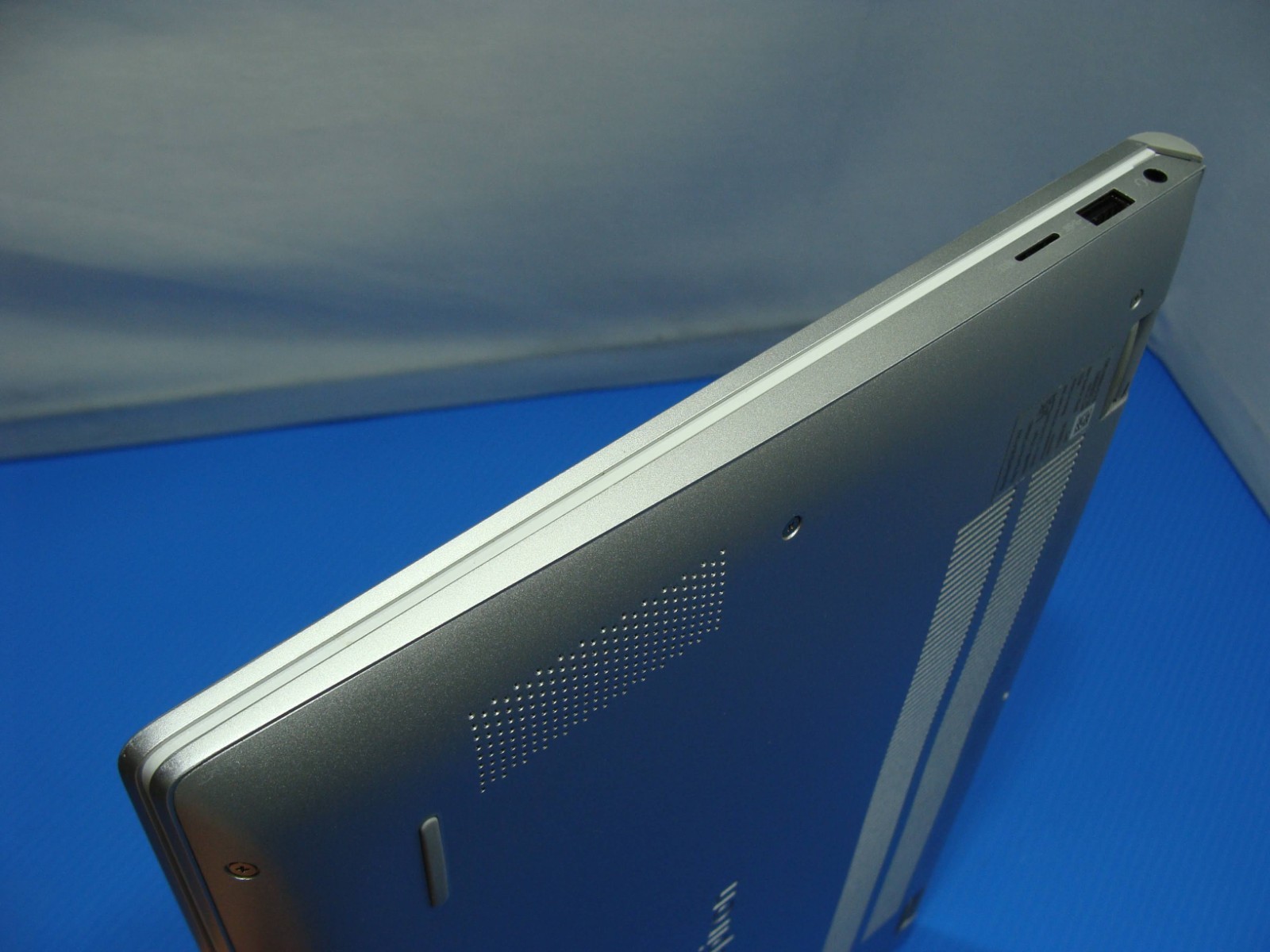 Dell Inspiron 5402/5409 14″ FHD i3-1115G4 3GHz 8GB 256GB Win 11 Home +Charger