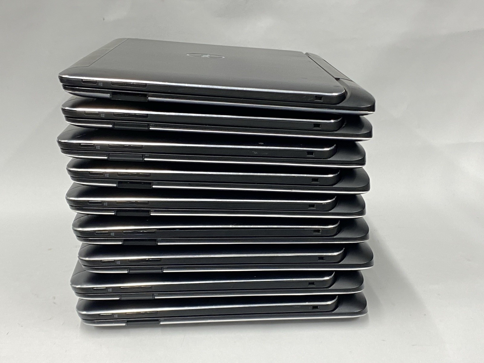 Lot of (9) Dell Latitude 7350 – Touch FHD – M-5Y71 – No RAM/SSD/OS – READ
