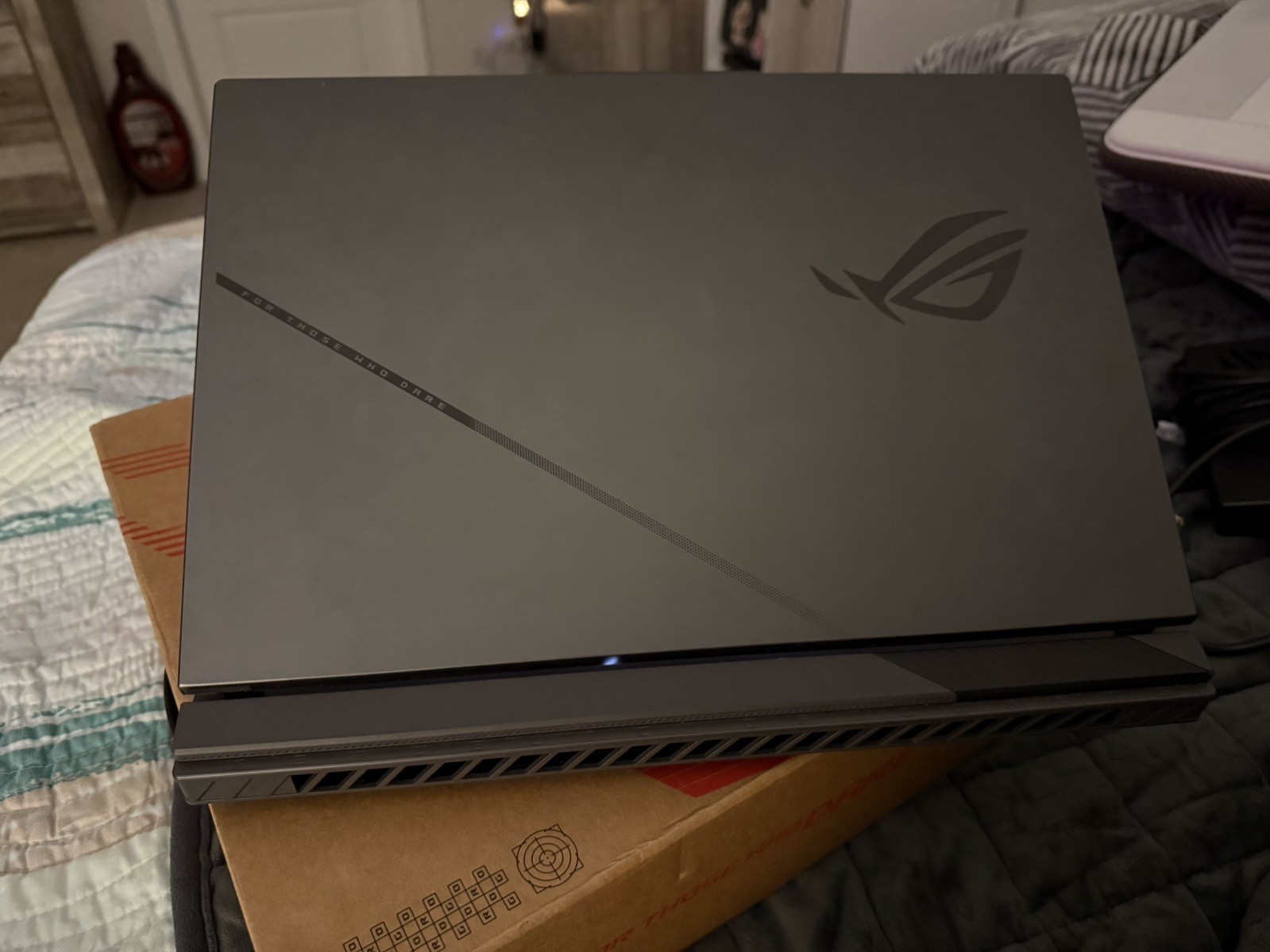 ASUS ROG Strix Gaming Laptop G16 16″ AMD Ryzen 9 8940HX 16GB RTX 5070 Ti 1 TB