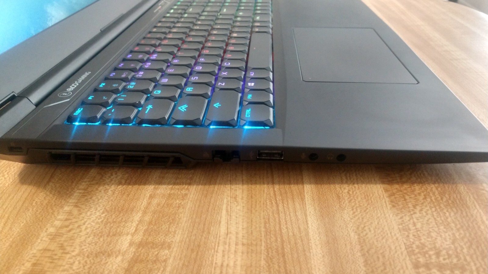 EVOO GAMING LAPTOP 17.3″ 144Hz FHD i7-9750H 2.6GHz RTX 2060 6GB 1TB SSD 16GB RAM