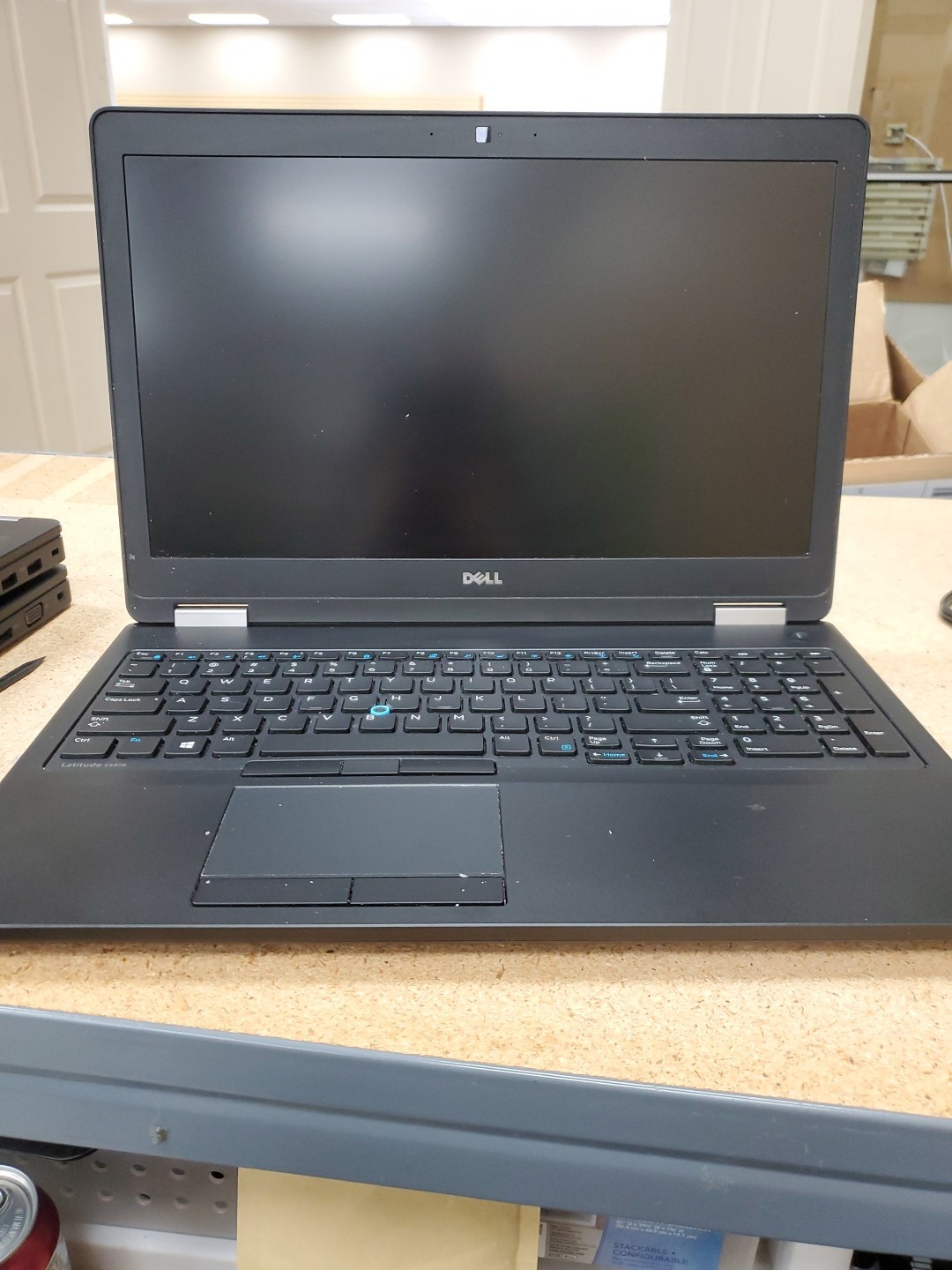 Dell Latitude E5570 15.6″ (500g SSD, Intel Core i5 6th Gen., 8GB) 042026-3