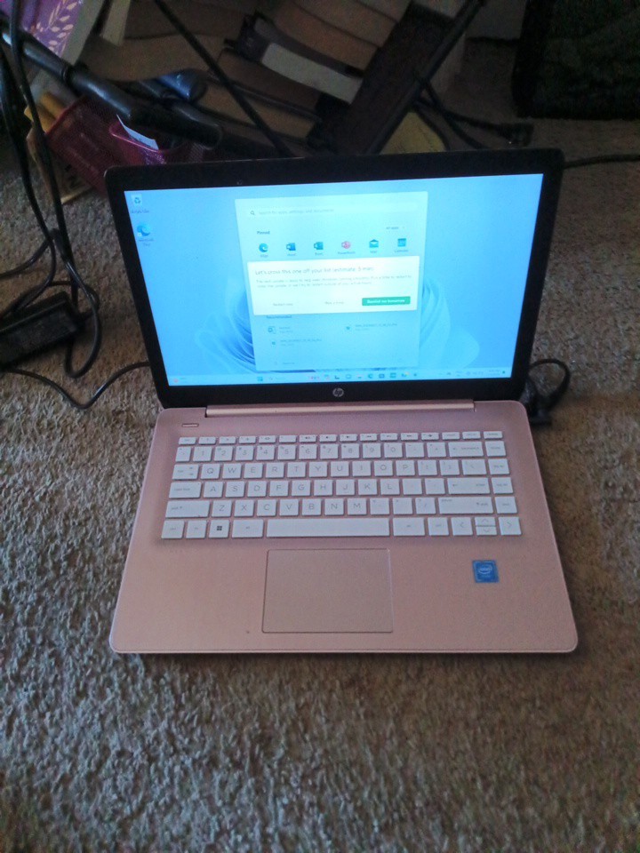HP Stream 14-cb172wm 14″ (64 GB, Intel Celeron N4000, 1.10 GHz, 4 GB) Laptop…