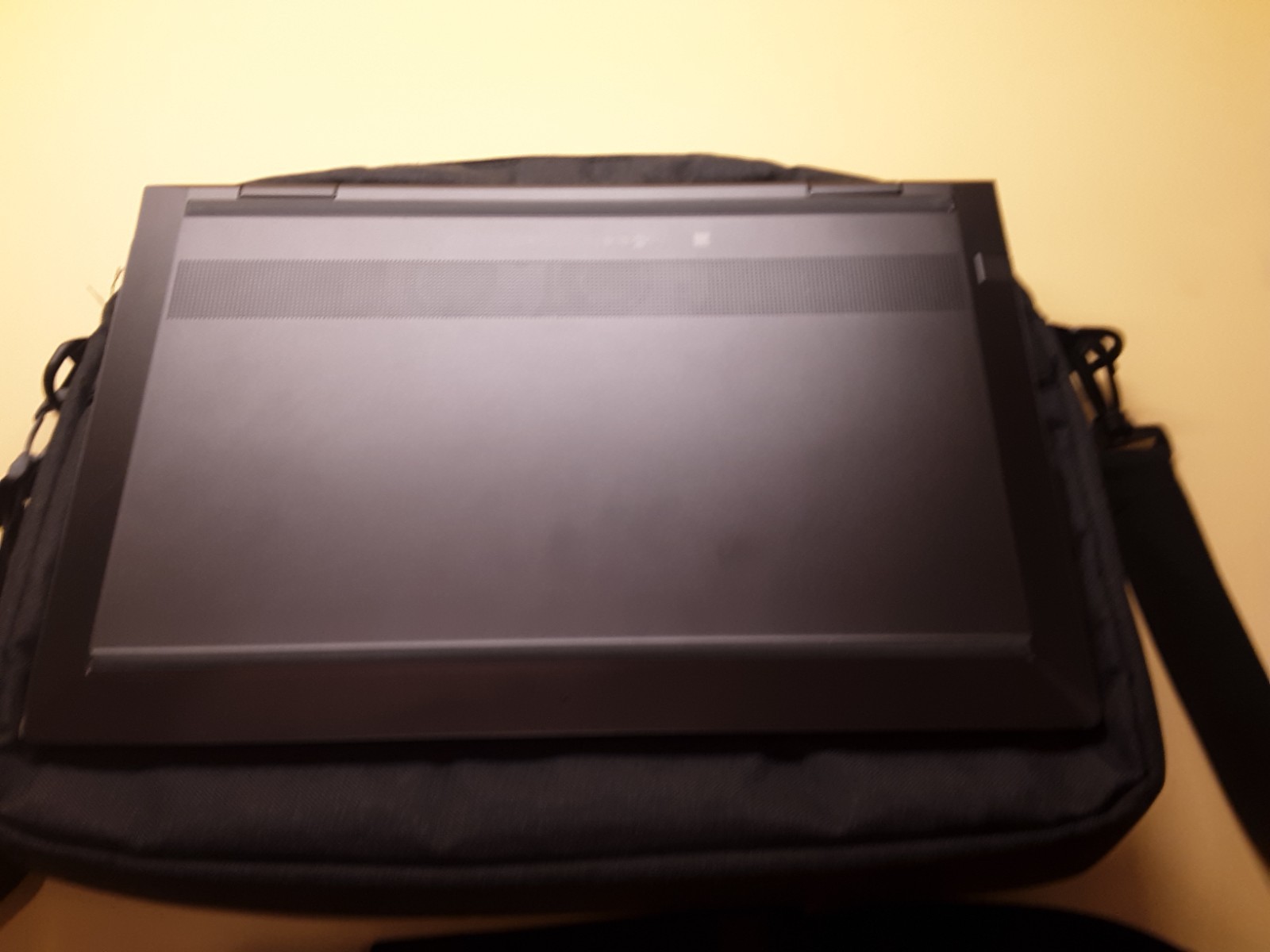 HP ENVY x360 15.6″ 475GB, AMD Ryzen 5 2.38GHz, 16GB – Black-15m-ee0013dx