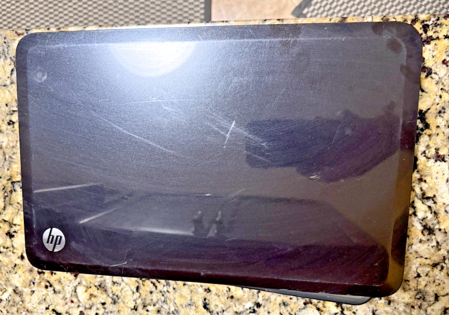 HP Pavilion G6 AMD A6-4400M 2700MHz 4 GB 500 HDD Window 10 pro 64 bit No Batt