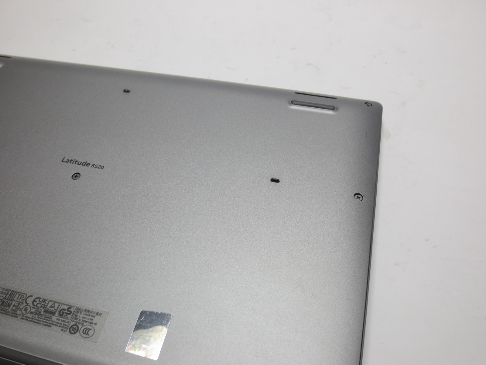 Dell Latitude 5520 15.6” 1.8GHz i7-1185G7 16GB RAM 512GB NVME SSD WIN11 WiFi FHD