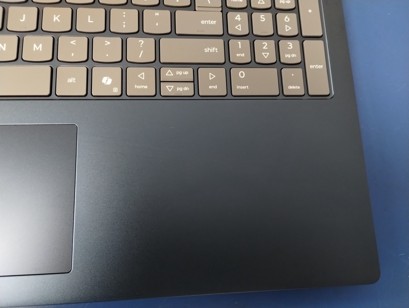 Lenovo IdeaPad Slim 5 16AKP10, AMD Ryzen AI 7 350, 2.00 GHz, 16 GB RAM 1 TB NVMe