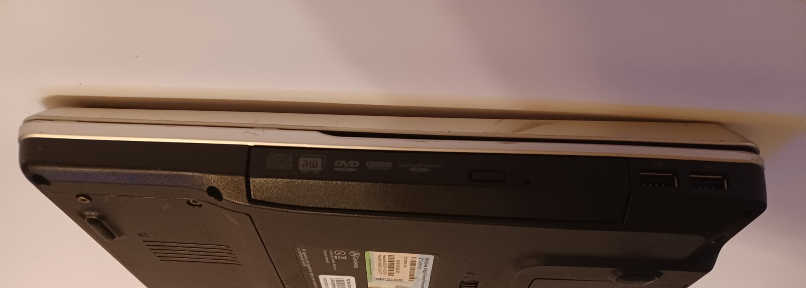 Gateway Model AJ2 15.8in Intel Duo T6400 2.00GHz 4GB Ram No OS/HDD Parts/Repair