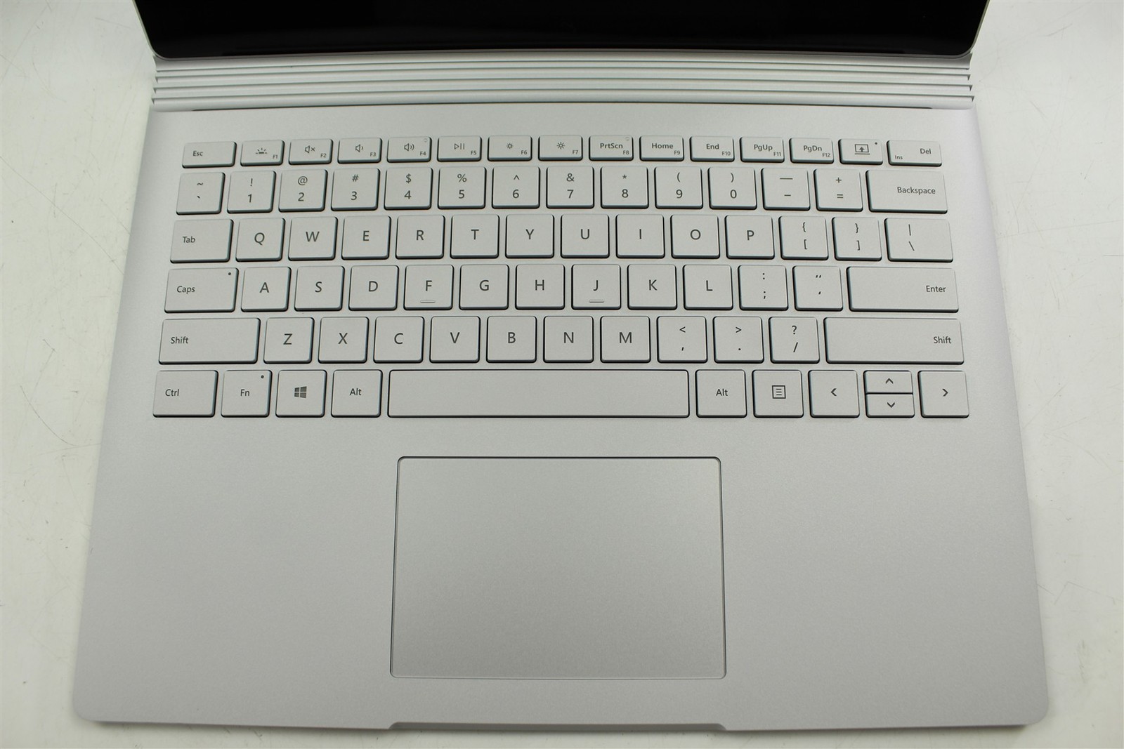 Microsoft Surface Book 3 1900 13.5″ i7-1065G7 256GB SSD 16GB RAM W11H GTX 1650