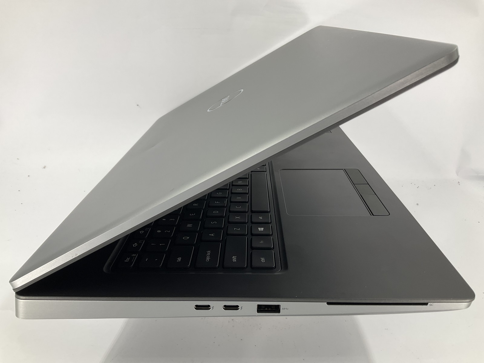 Dell Precision 7750 17.3″ Core i7-10850H 256GB 16GB Win 11 Pro T1000