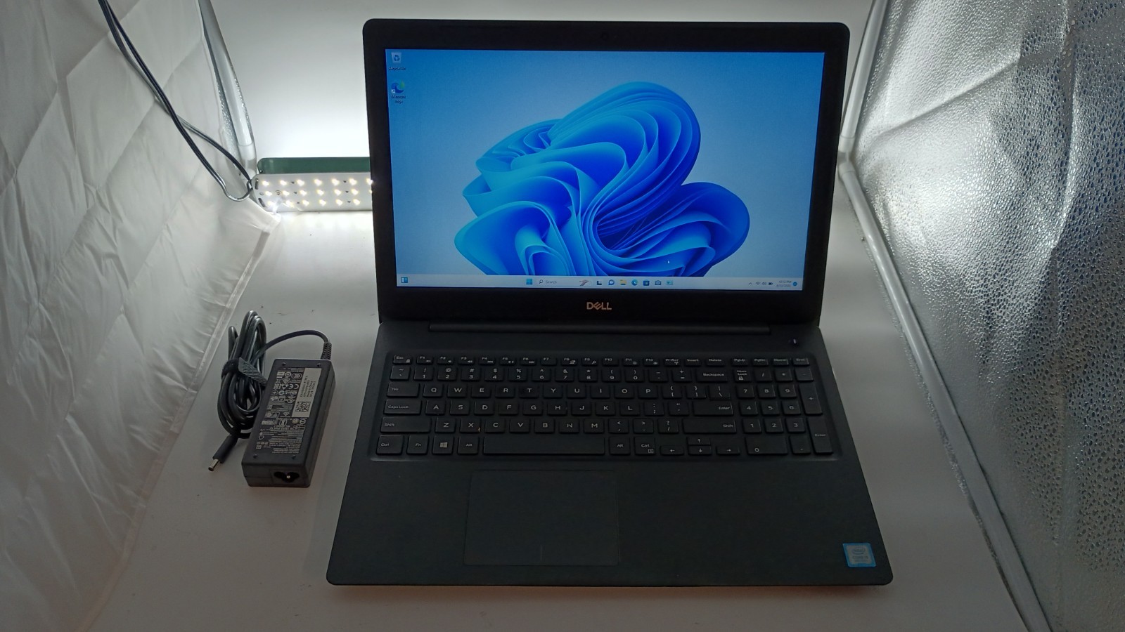 81301 Latitude3590 w/charger.I5- 8250U.8GB.128GB M.2.15.6″FHD.W11 Pro.Nice