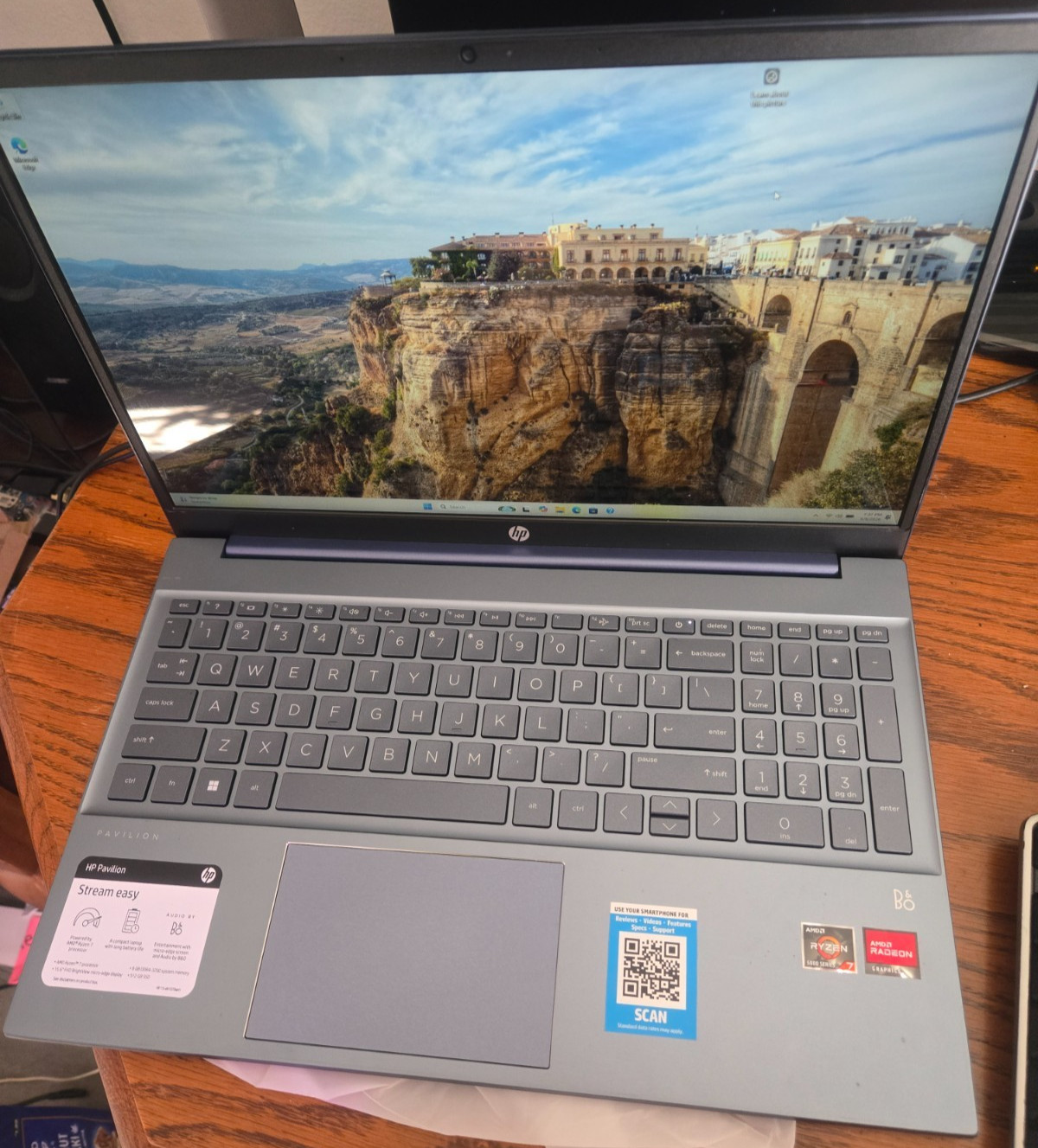 HP Pavilion 15.6″ Ryzen 7 Pro 5700U 16GB RAM 512GB***Full Battery.