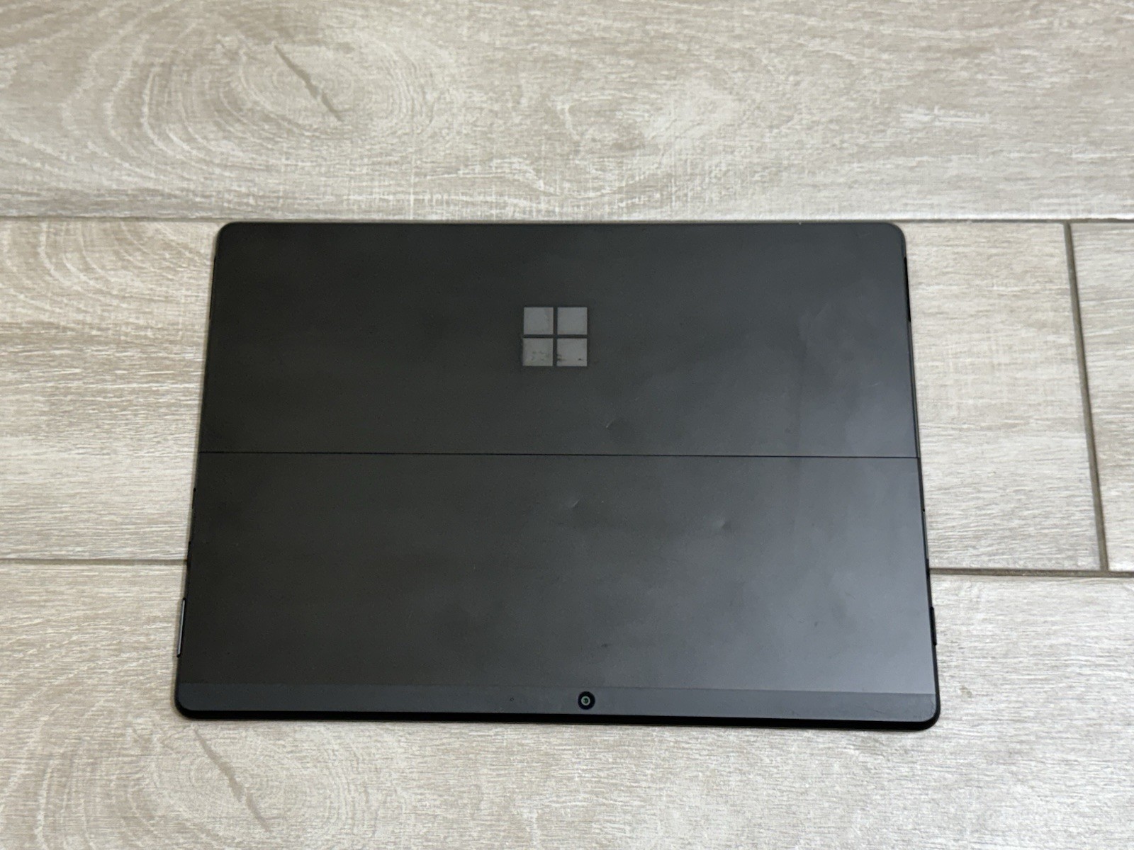 Microsoft Surface Pro x 1876 SQ1 CPU (8GB Ram 256GB SSD) Windows 11 Home Black