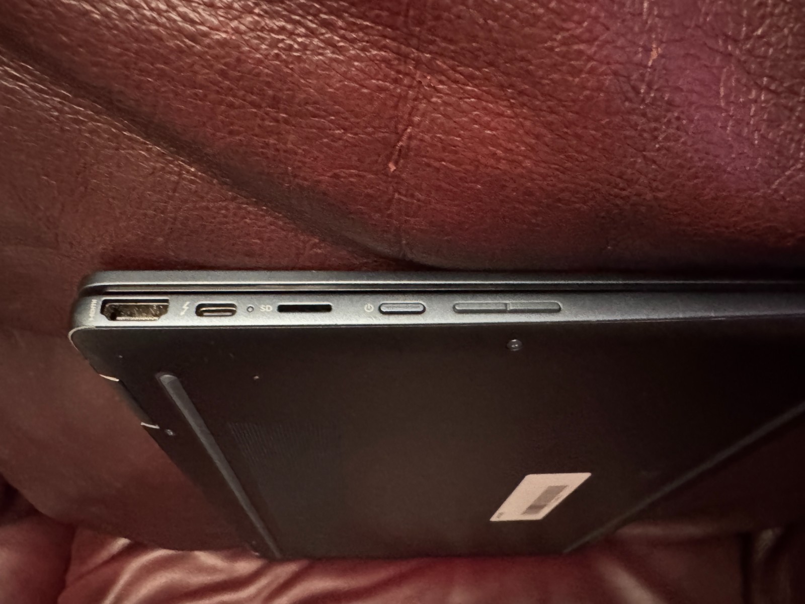 HP ELITE DRAGONFLY CHROMEBOOK 13.5″ QHD i7-1265U 512GB SSD 32GB RAM Grade B