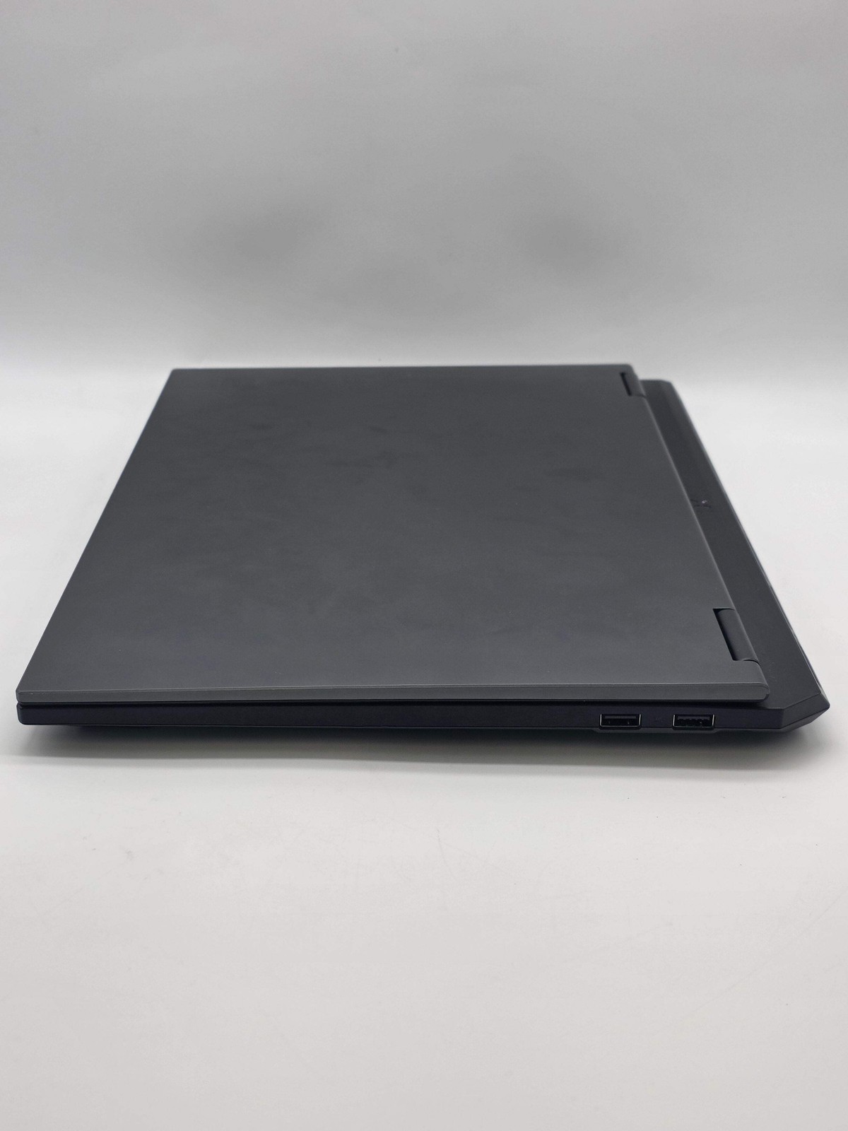 Asus TUF Gaming A16 FA608 Ryzen 9 270 RTX 5070 32GB 1TB Gaming Laptop w/ Charger