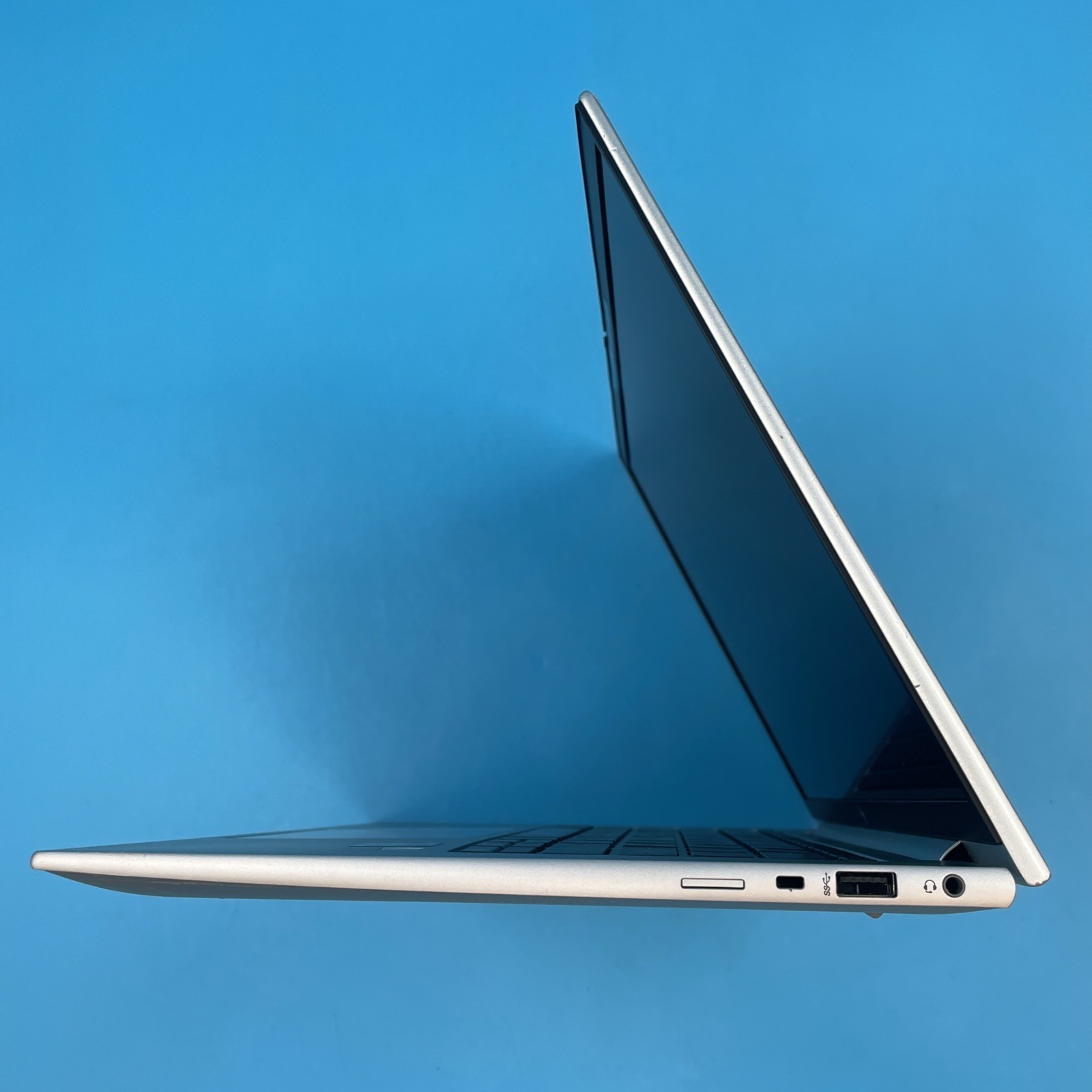 HP EliteBook 840 G10 | i5-1345U | 16GB RAM | 256GB SSD | WIN 11 PRO | 77% BATT