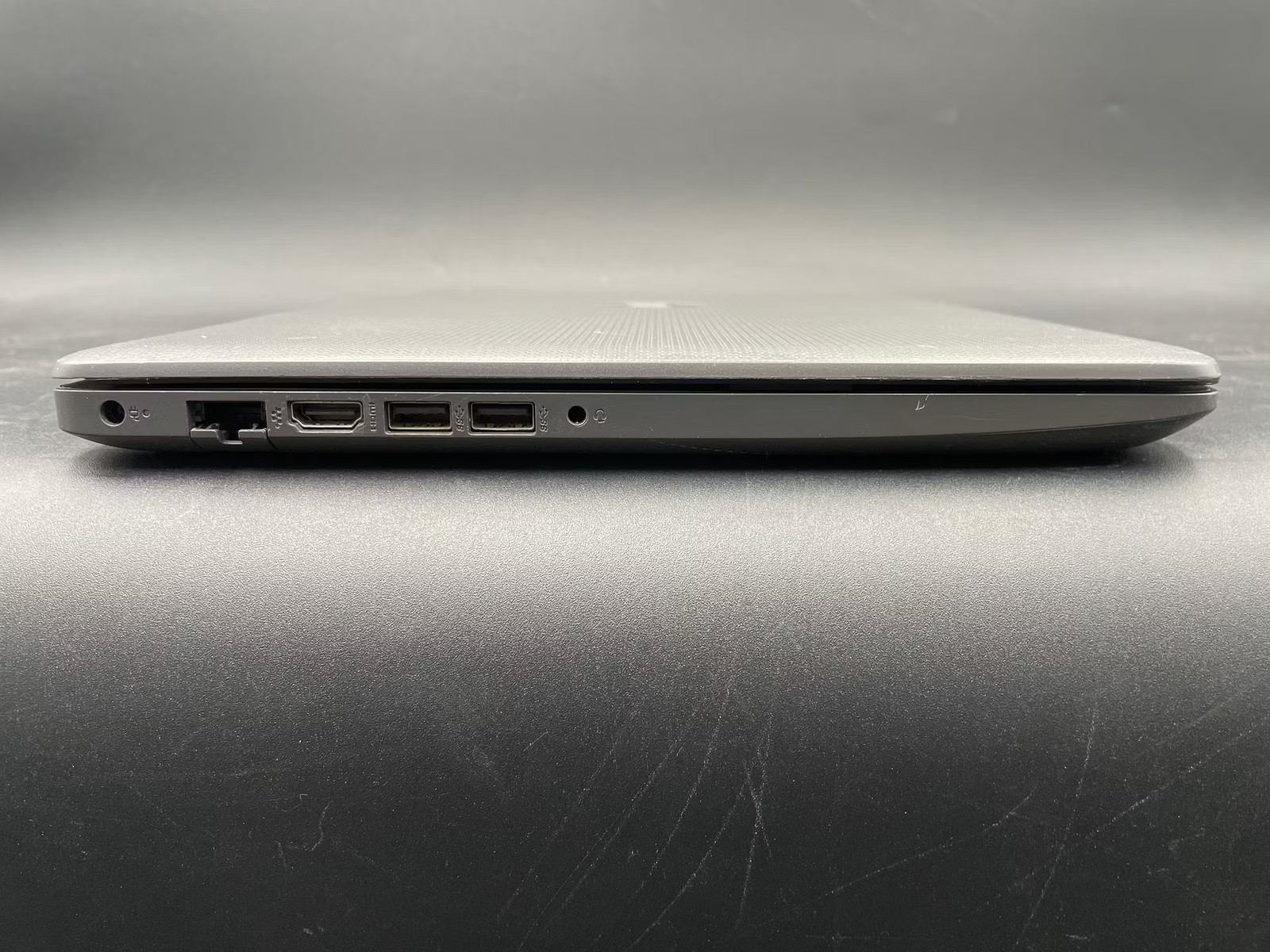 HP 250 G7 Notebook Used 15.5″ ( i5-8265U-8GB-256GB NVMe)