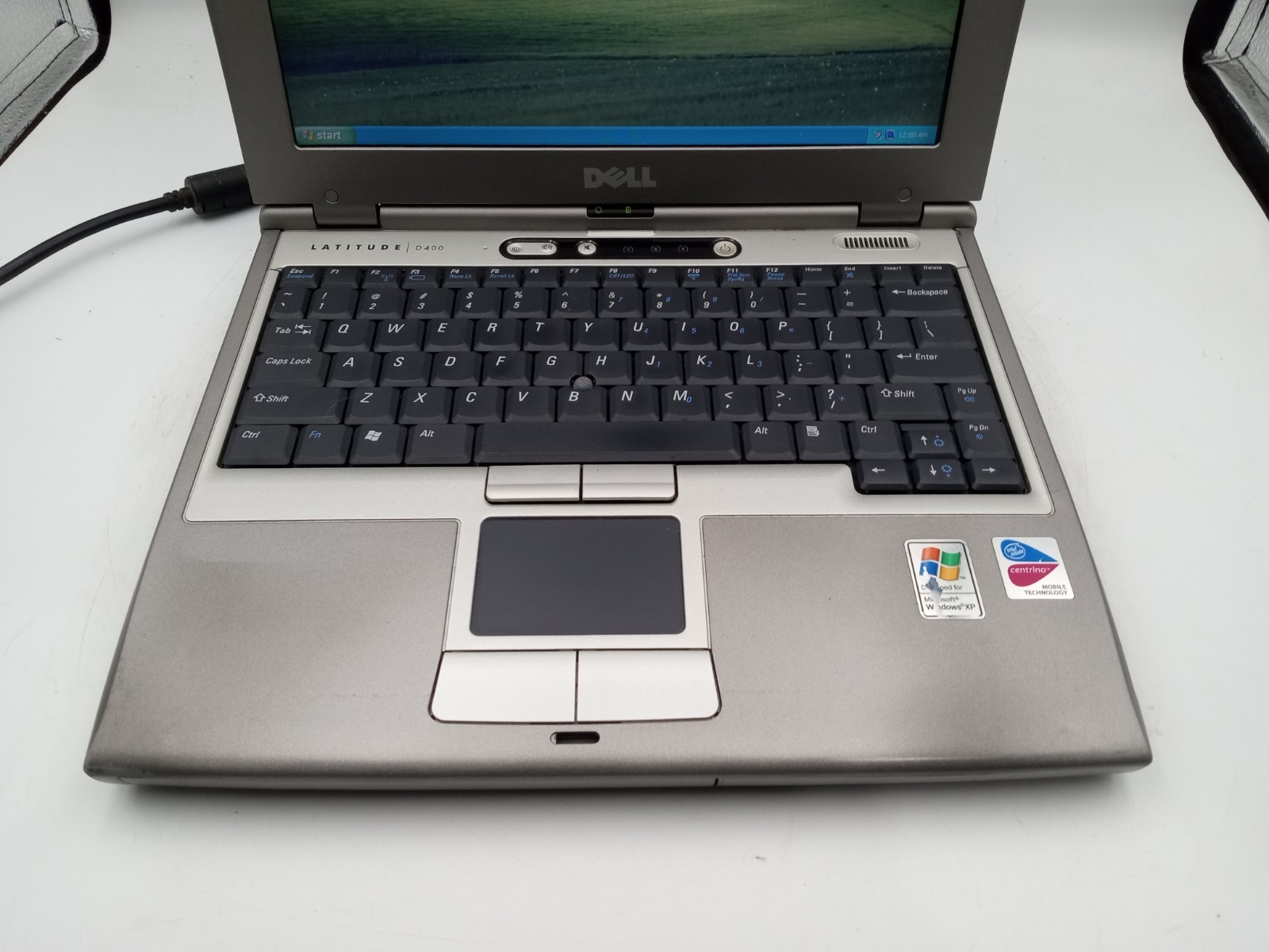 Dell Latitude D400 12.1″ Intel Pentium M 512MB RAM 60GB HDD WinXP – READ -RR