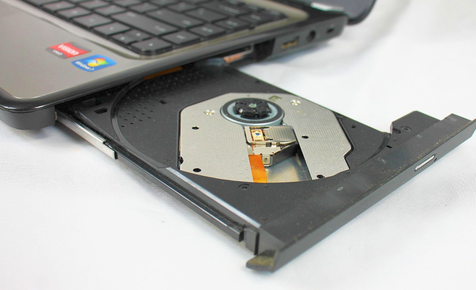 HP Pavilion G4 ~ Athlon II/ 14.1″/8GB RAM/ 320GB HD/ WIN 7~ SERVICED ~ NO ISSUES