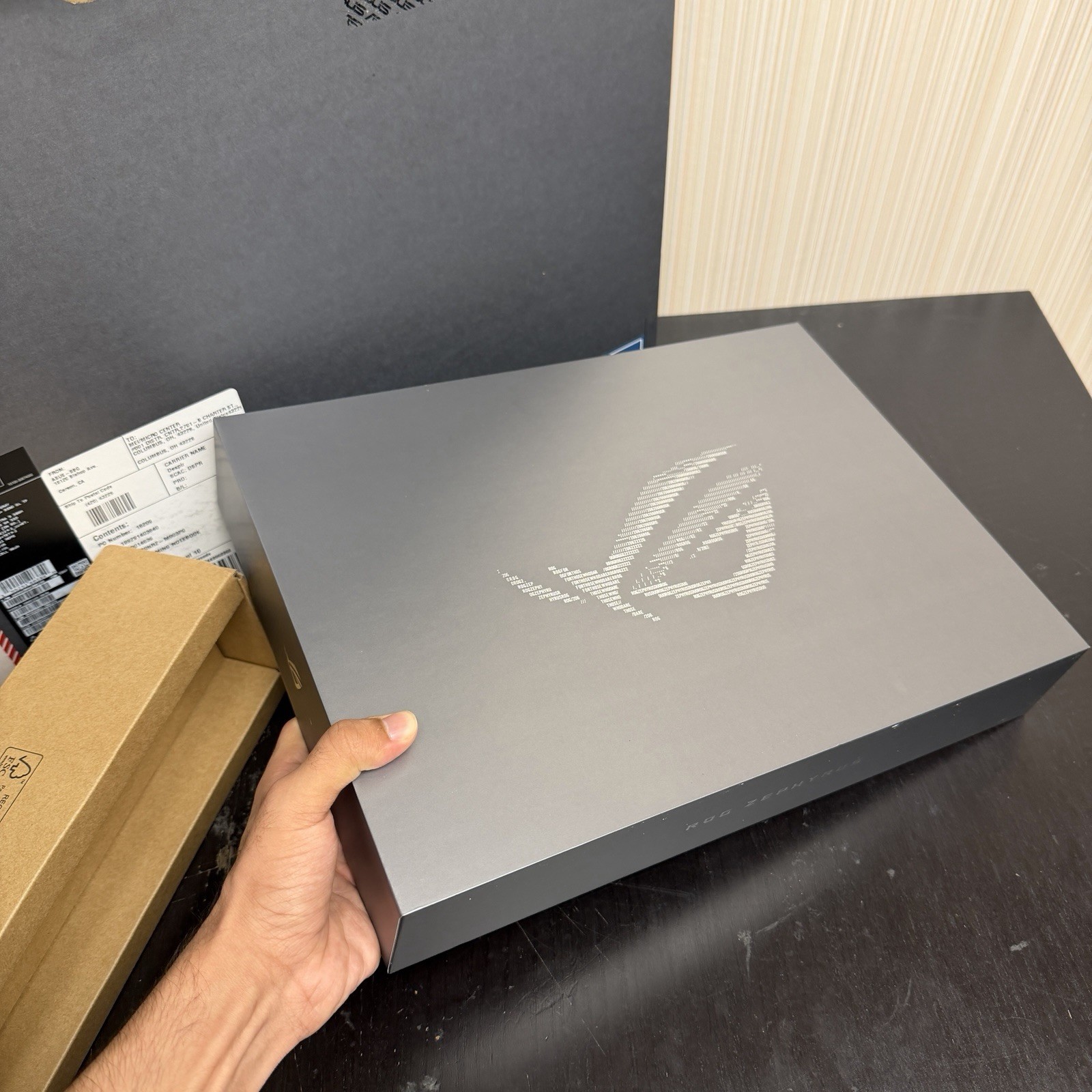 ASUS ROG Zephyrus Duo 16 Dual Touch 16″ Ultra 9 386H 32GB RAM 1TB SSD RTX 5070Ti
