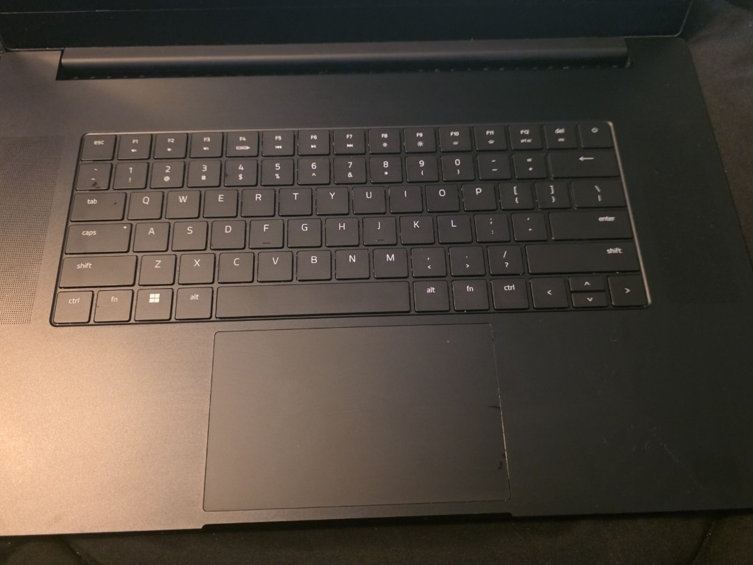 Razer Blade 17.3″ FHD (1TB SSD, Intel Core i7 12th Gen., 4.80 GHz, 32GB) Laptop