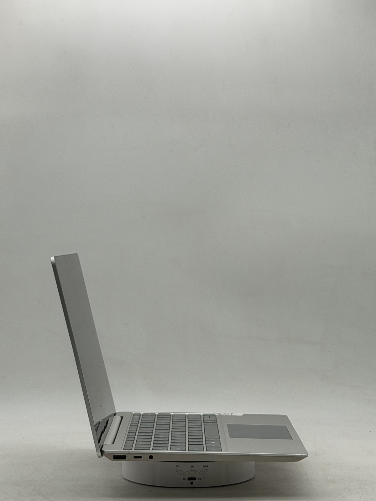 Microsoft Surface Laptop Go 12.3in i5-1035G1 16GB 256GB NO OS READ