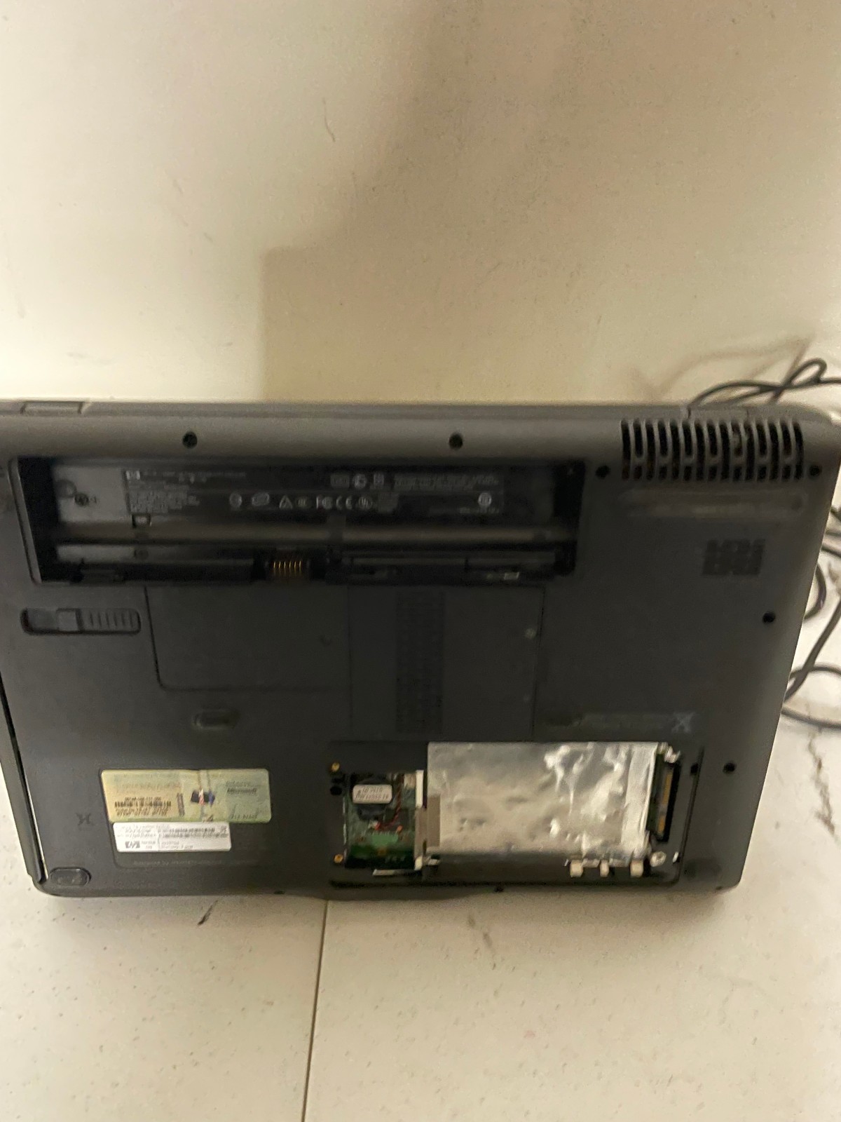 HP Pavilion Laptop Model DV2000 For Parts Only