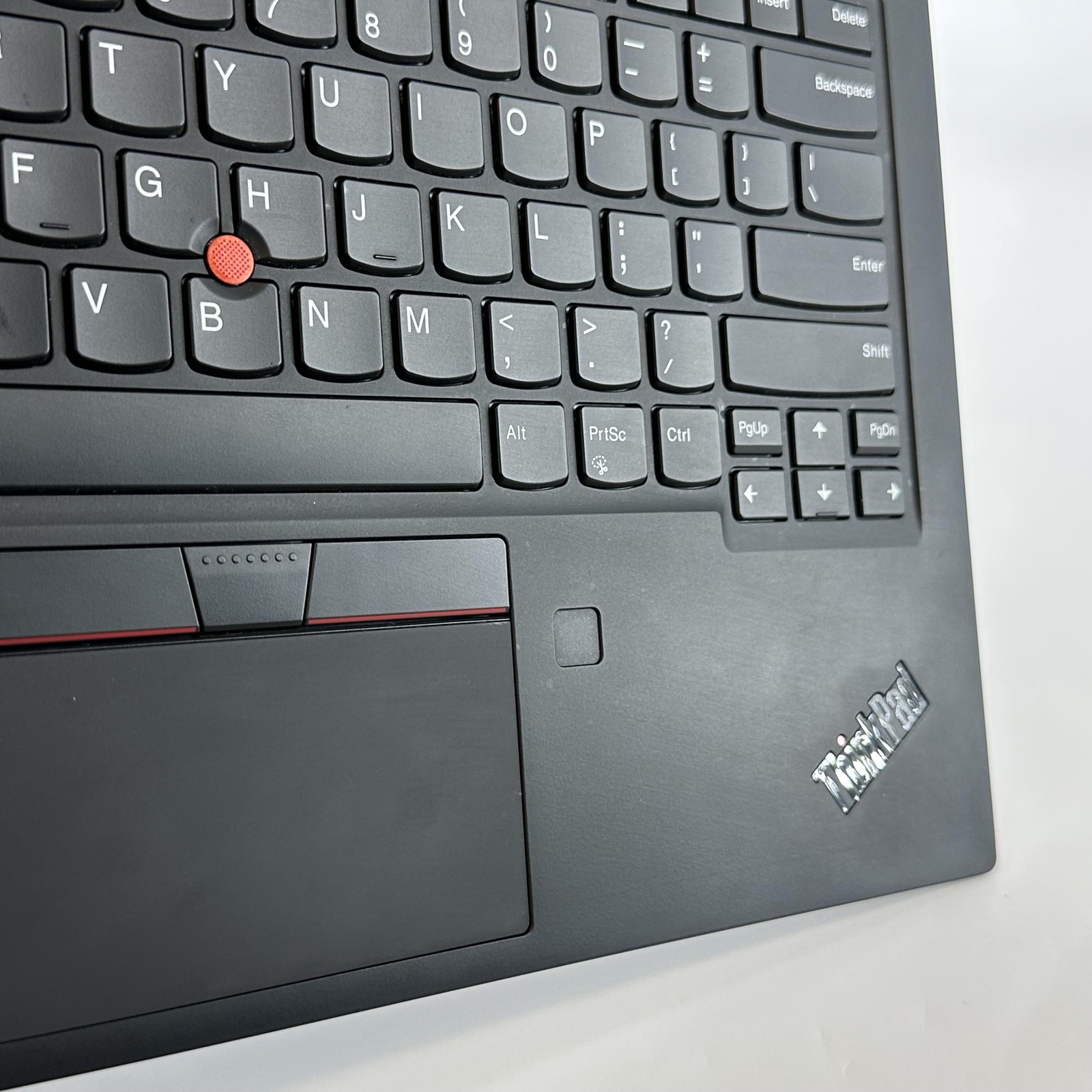 Lenovo ThinkPad X1 Carbon Gen 8 14 FHD TOUCH i7-10610U 16GB 512GB SSD White Spot
