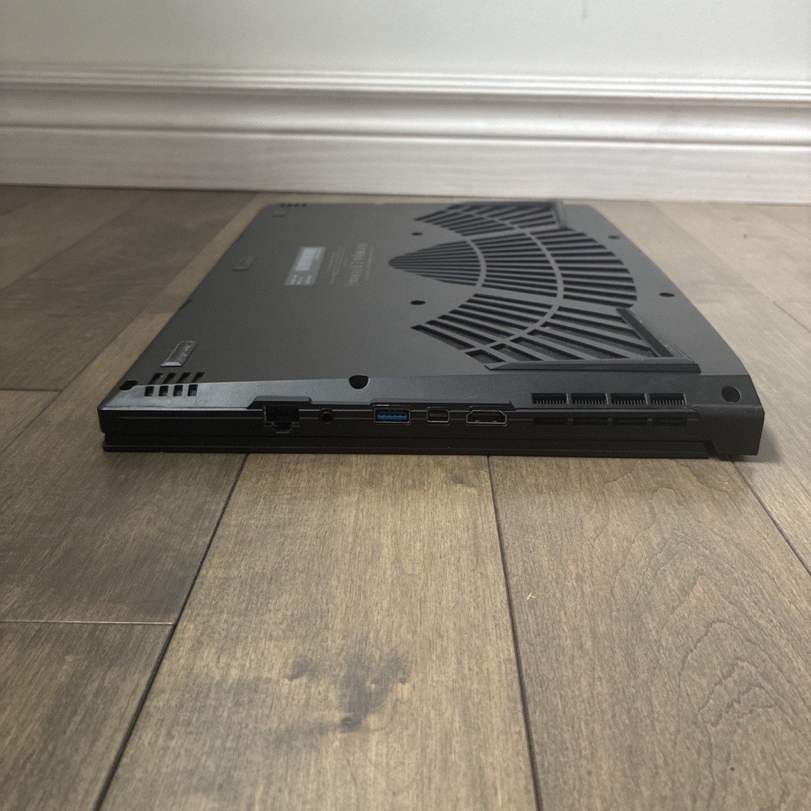 AS IS – NO RAM NO SSD – Gigabyte AORUS 15P XD RTX 3070 8GB i7-11800H Gaming