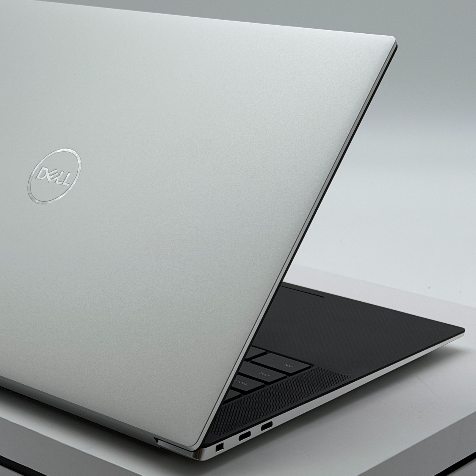 Maxed Out Dell XPS 15 9520 – i9, 64GB RAM, 2TB SSD, 3.5K OLED TOUCH- NEW BATTERY