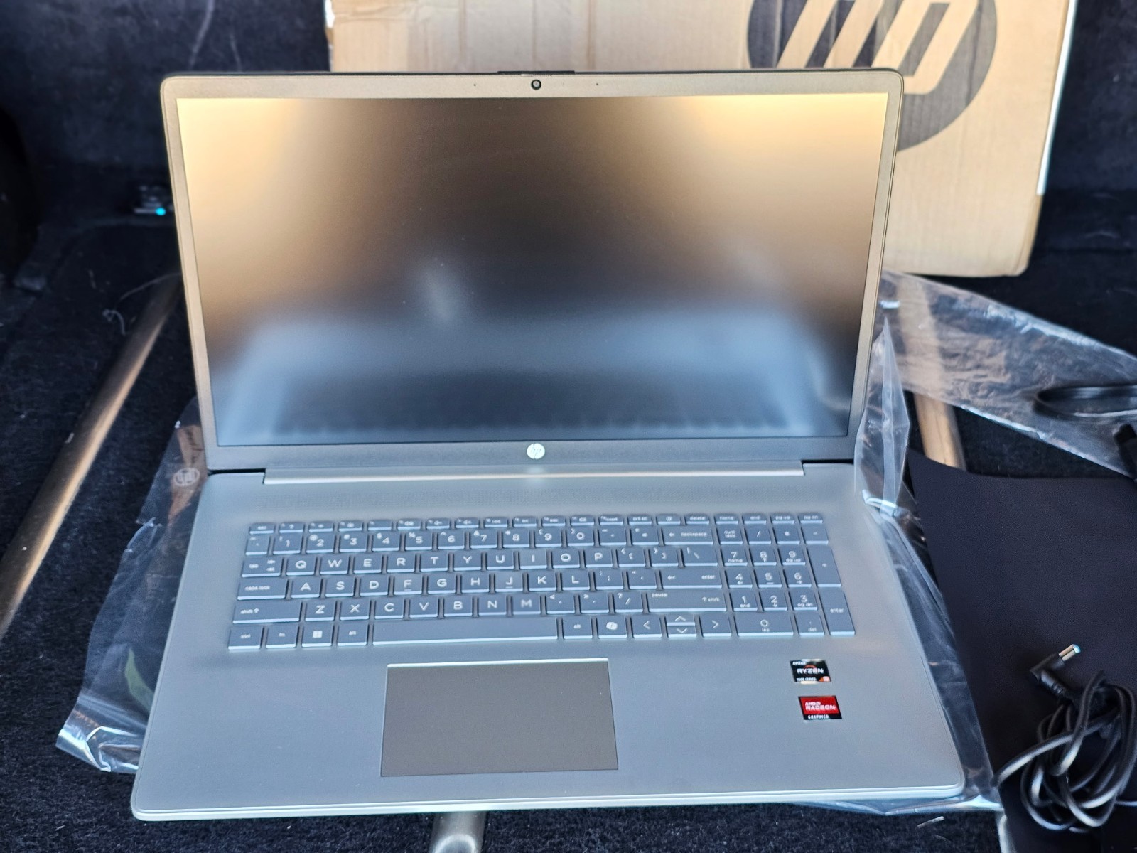 HP 17.3″ FHD Laptop Ryzen 5 8GB 256GB SSD Silver