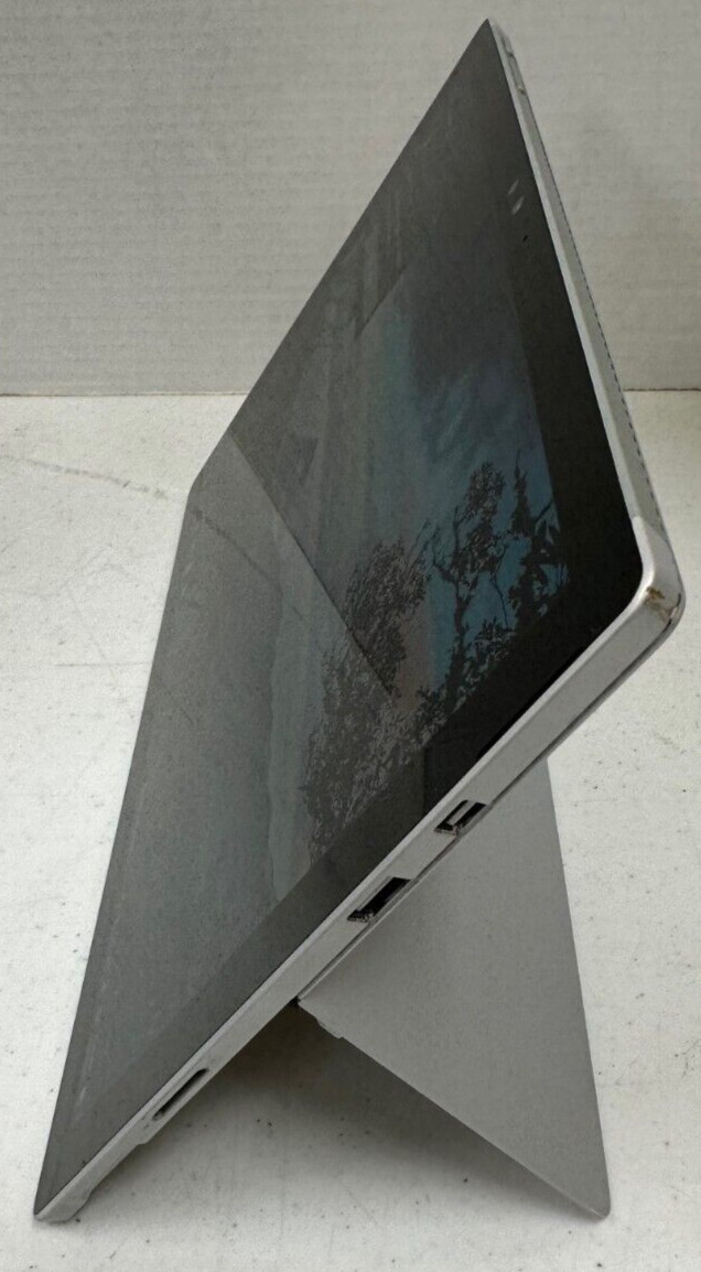 Microsoft Surface Pro 4 Core i7 6650U 2.2GHz 8GB RAM 256GB-Touch- 12.6″ – 1724