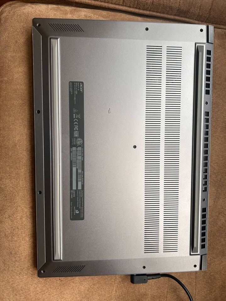 Acer Swift X 16 120Hz QHD+ 4.0 GHz Ryzen 9 7940HS 16GB 1TB SSD RTX 4050